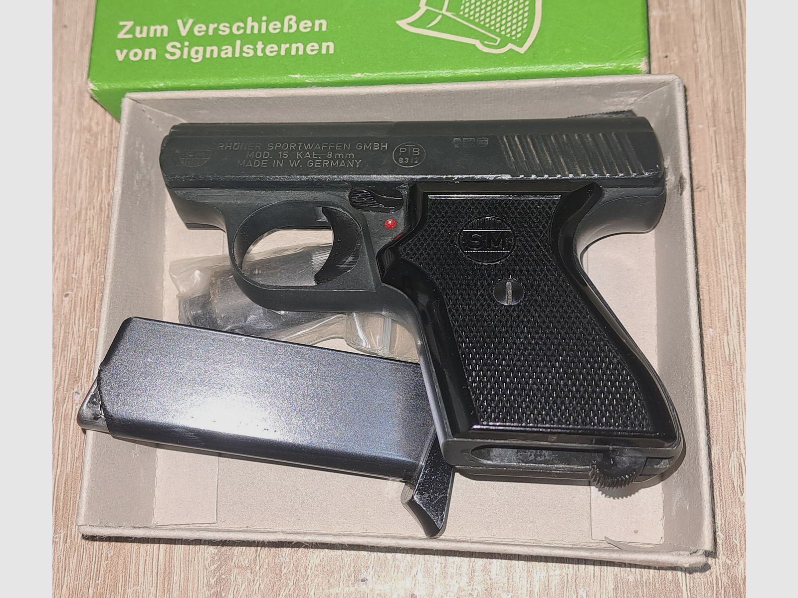 Alte Rhöner SM 15 Kal. 8 mm Knall im PTB 83/2 mit Verpackung!