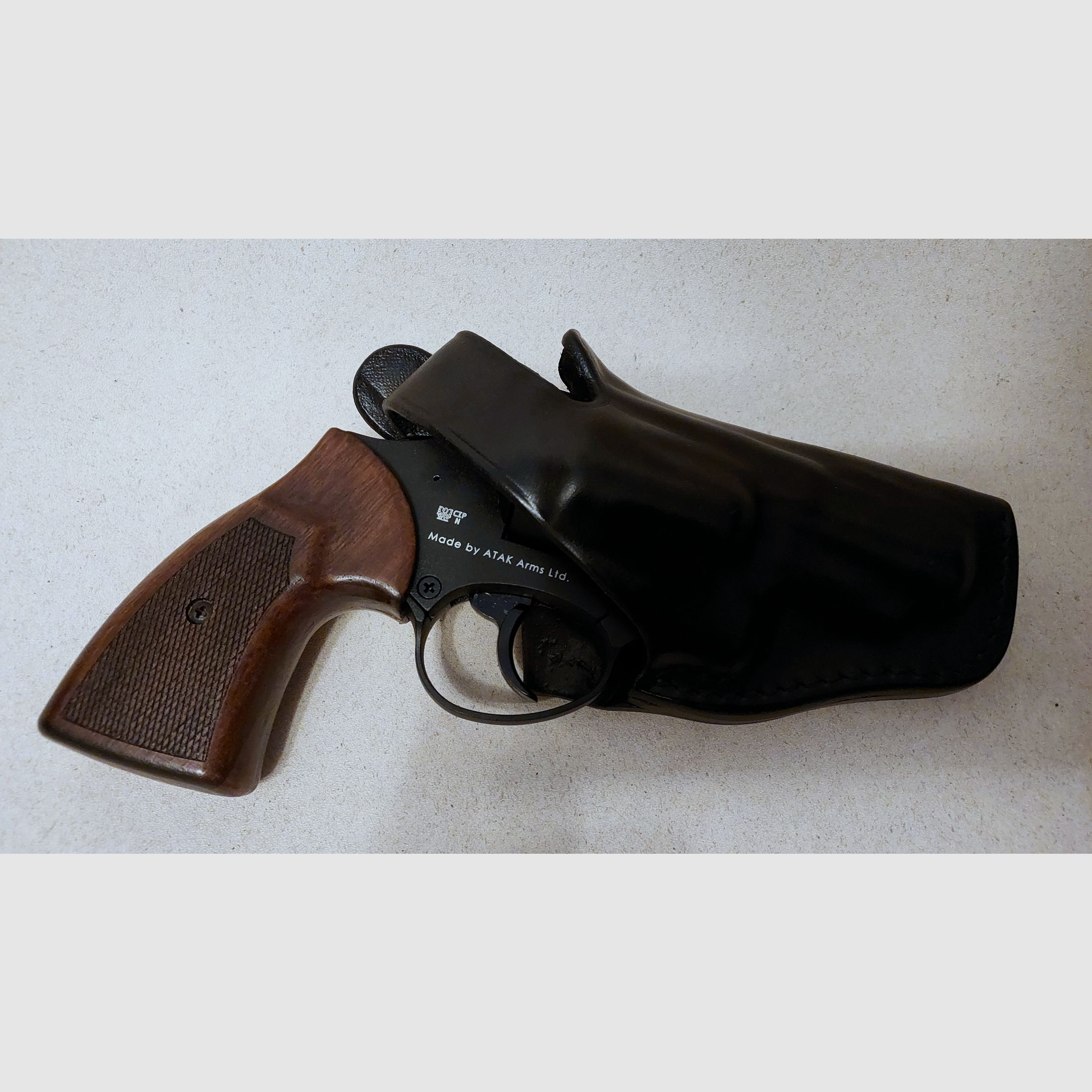 Set Zoraki R2 2 Zoll Revolver Kal. 9mm R.K. brüniert Holzgriffschalen & Radar Passform Gürtelholster Schwarzleder