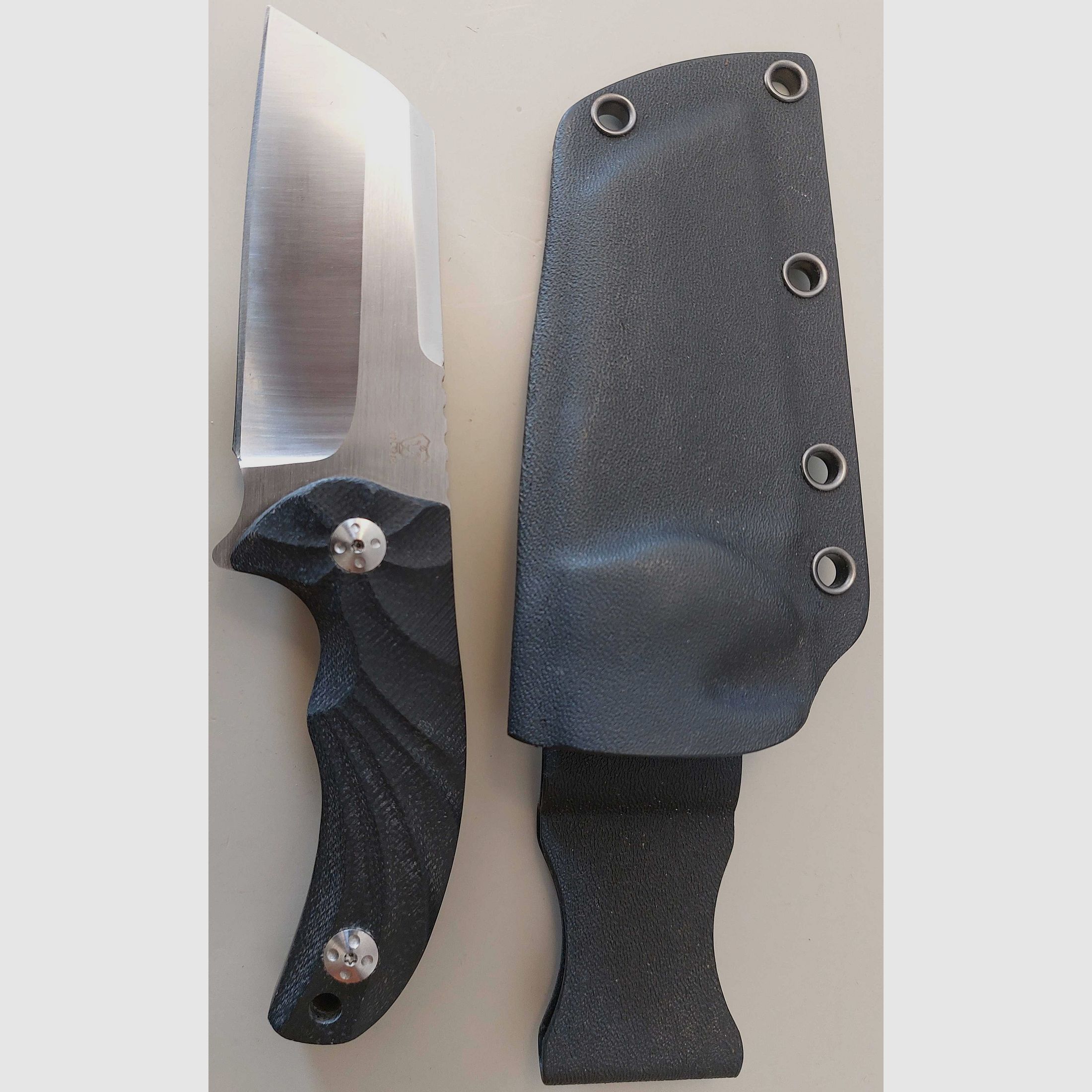 VOLTRON Hippo 5960HRC D2 blade G10