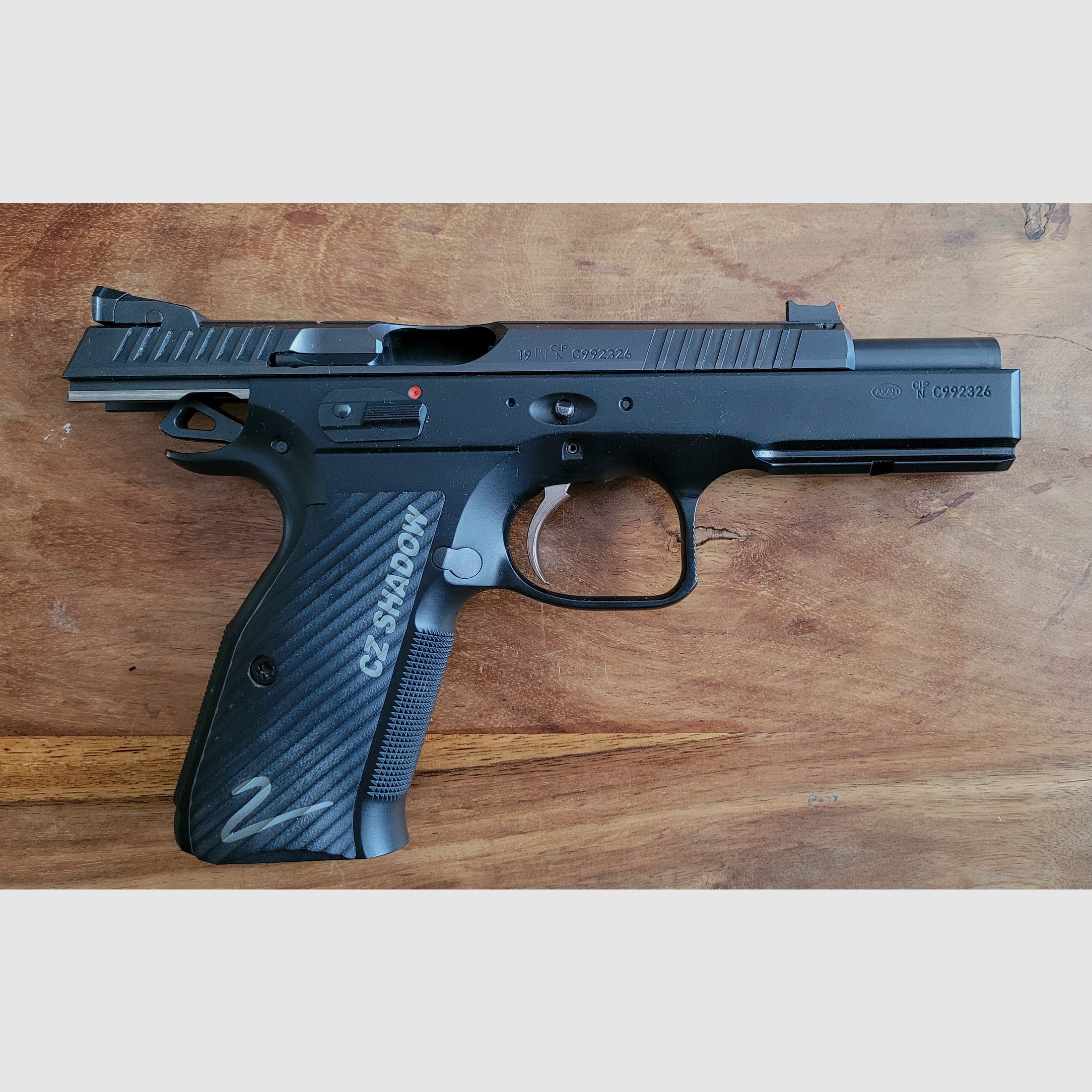 CZ Shadow 2 mit 4 Magazinen + LokGrip Griffschalen in OVP