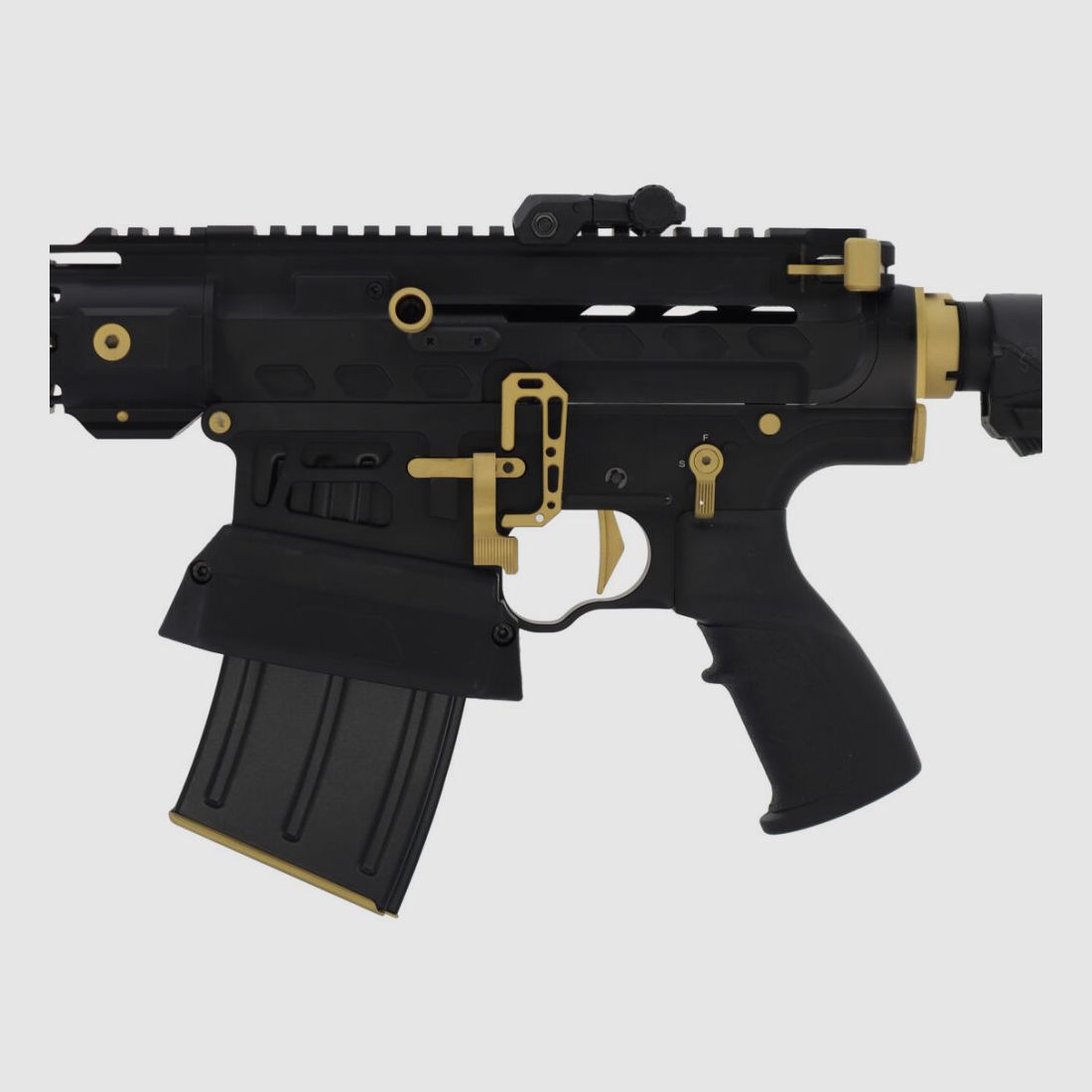 Huglu XR-8 Pro schwarz / gold