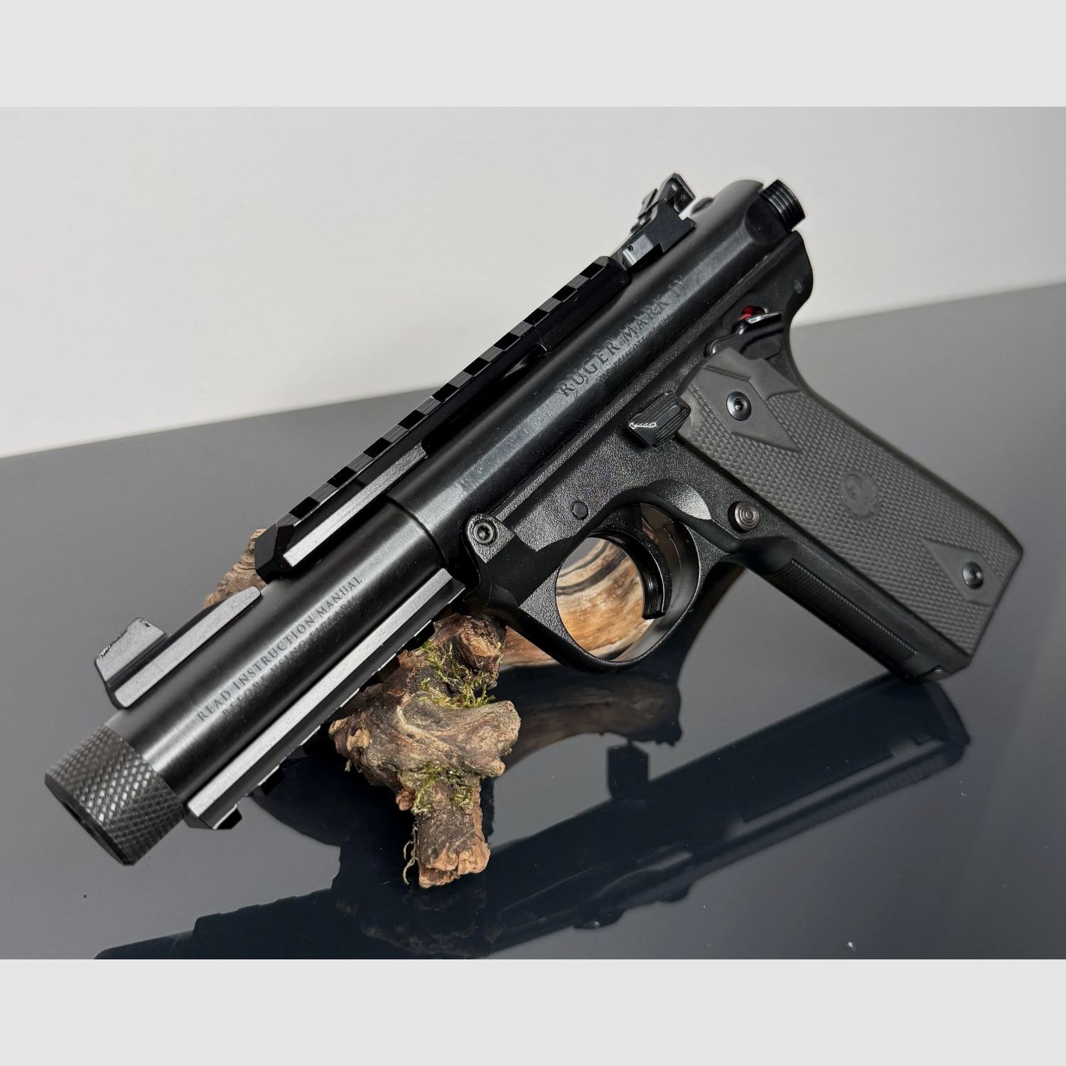 Ruger Mark IV 22/45 Tactical, Bild 2 von 4