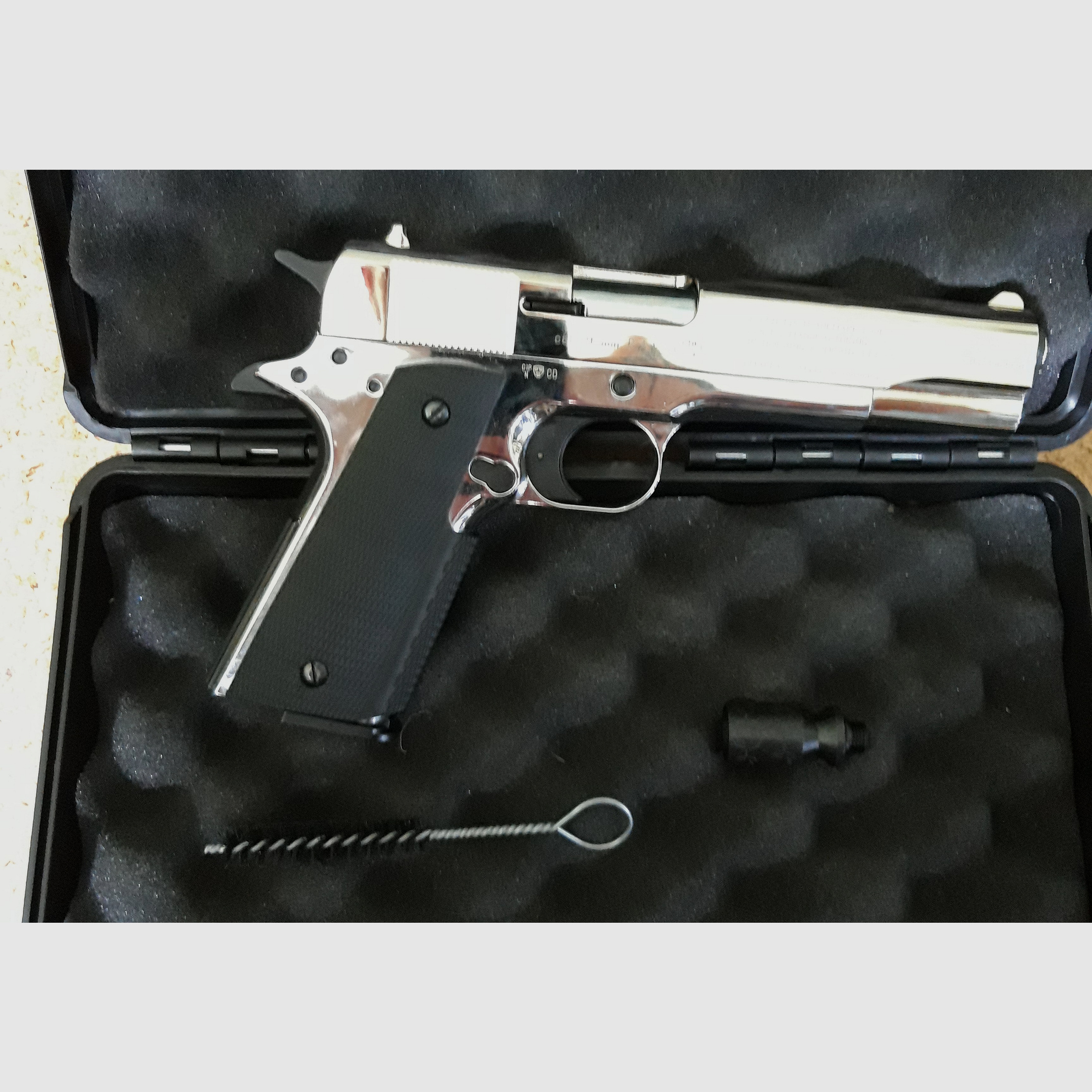 Colt Government Voll Verchromte 1911 in 9MM P.A.K 