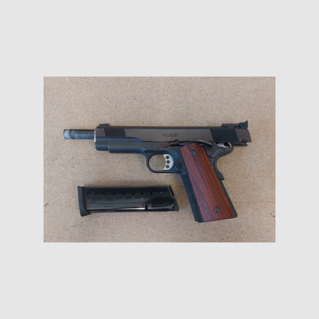 Les Bear 1911 .45 ACP, immagine 2 di 2
