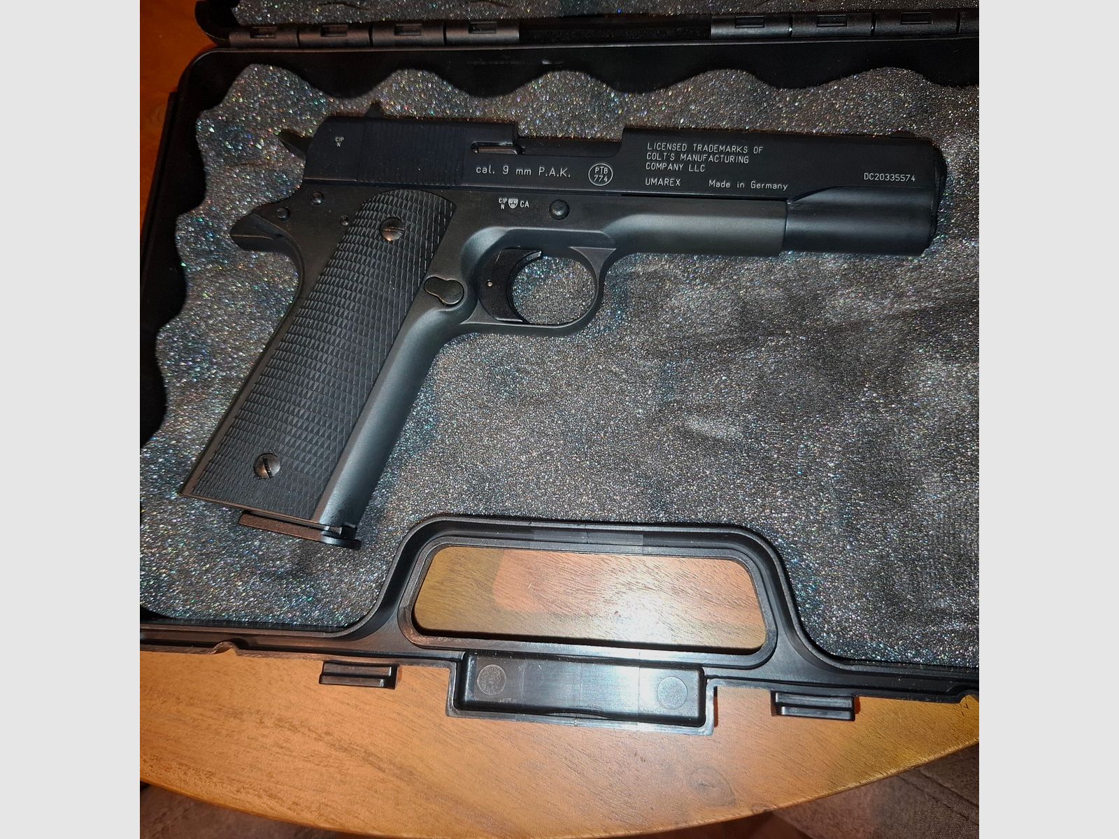 Colt Government 1911 A1 Schreckschuss Pistole Kaliber 9mm P.A.K. brüniert