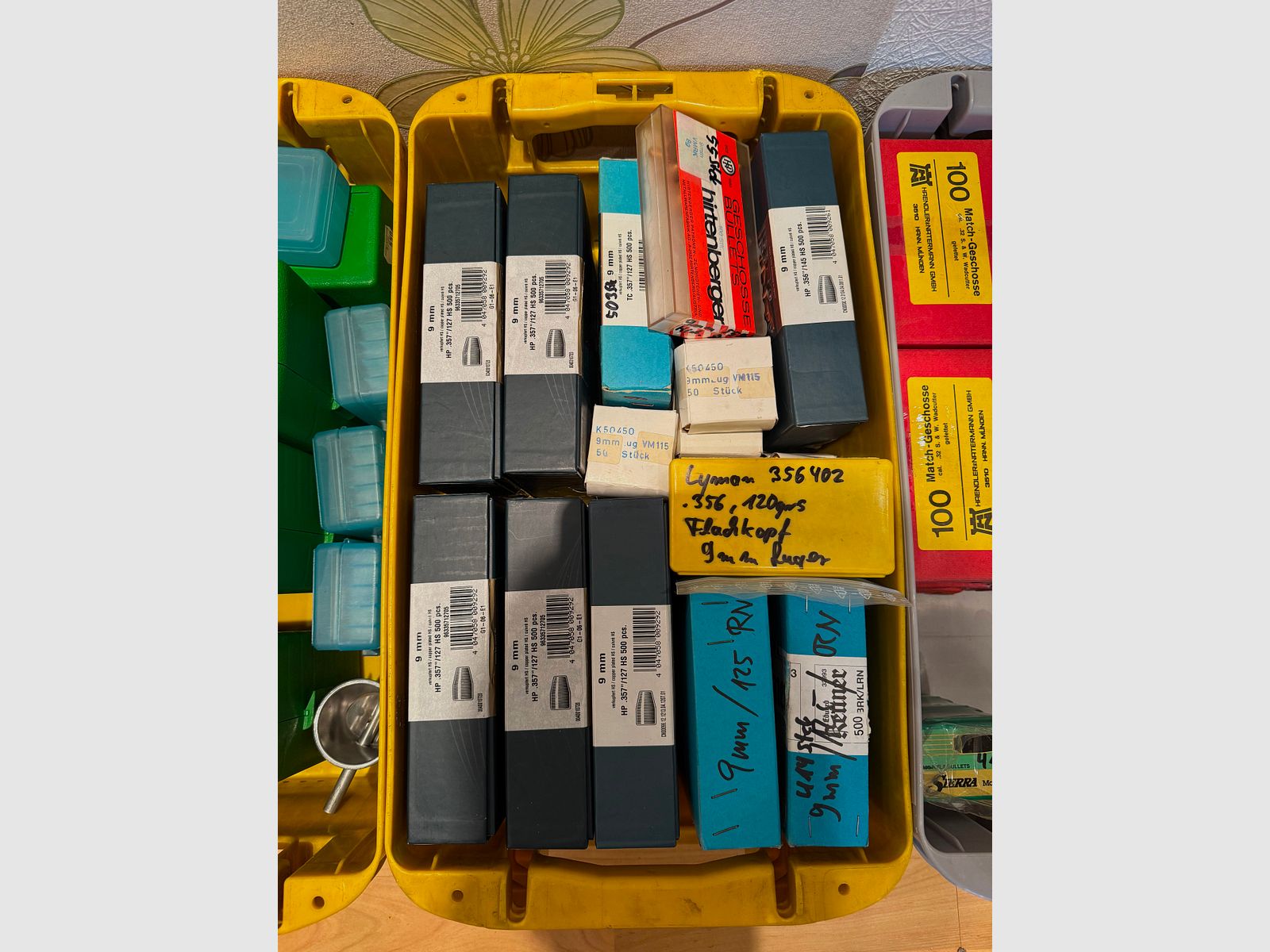 Reloading .38 Special / .357 Magnum - Various items such as primers, cases, bullets, dies, molds..