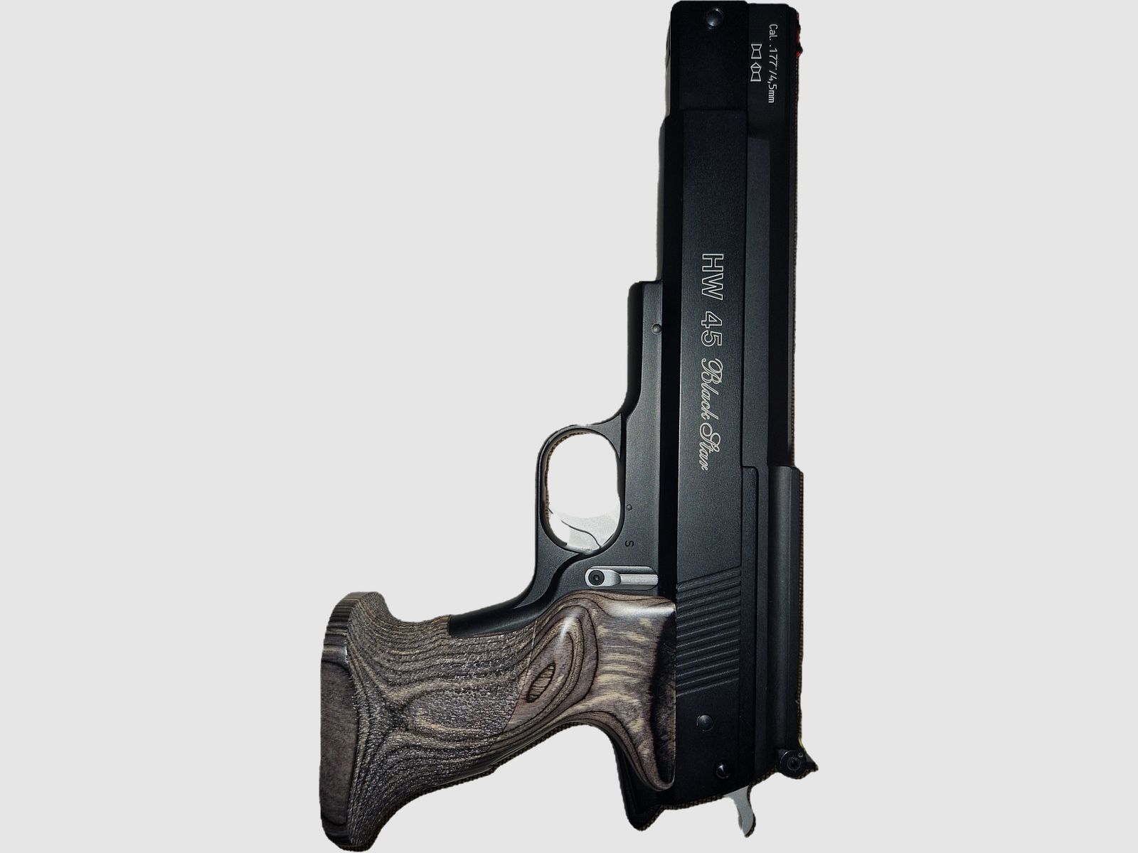 ¡Absolutamente NUEVO!!! Weihrauch HW 45 Black Star Pistola de aire comprimido Pump Cal. 4,5mm Diabolo negra extra fuerte / Inc. Madbull maletín de pistola Deluxe