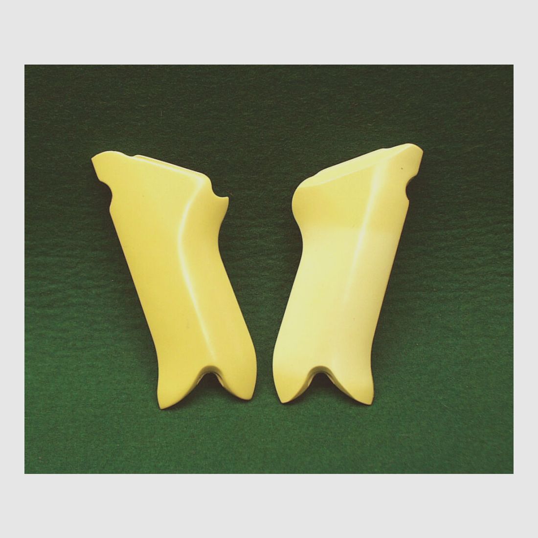 Griffschalen für Luger 08 / P08, Ivory