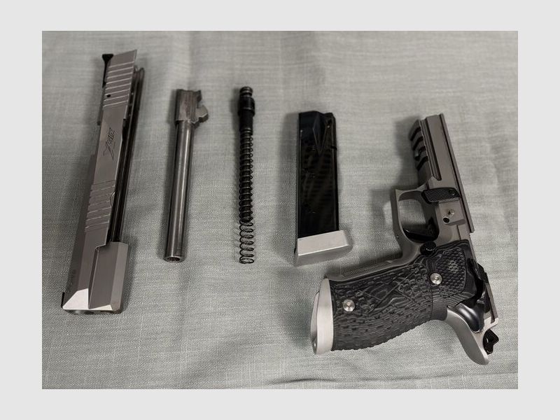 Sig Sauer P226 X-Six Supermatch