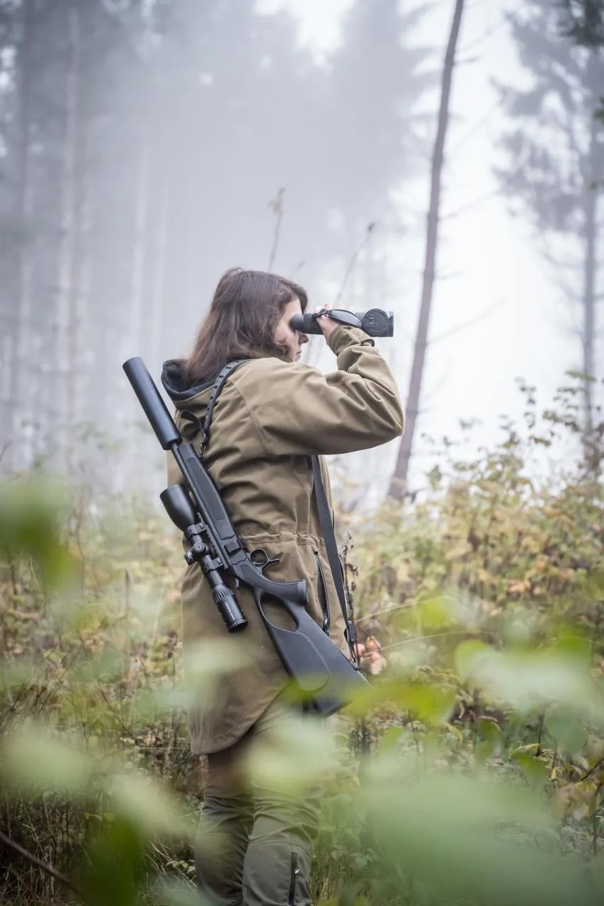 CVA Scout TD Thumbhole Black, Bild 2 von 3