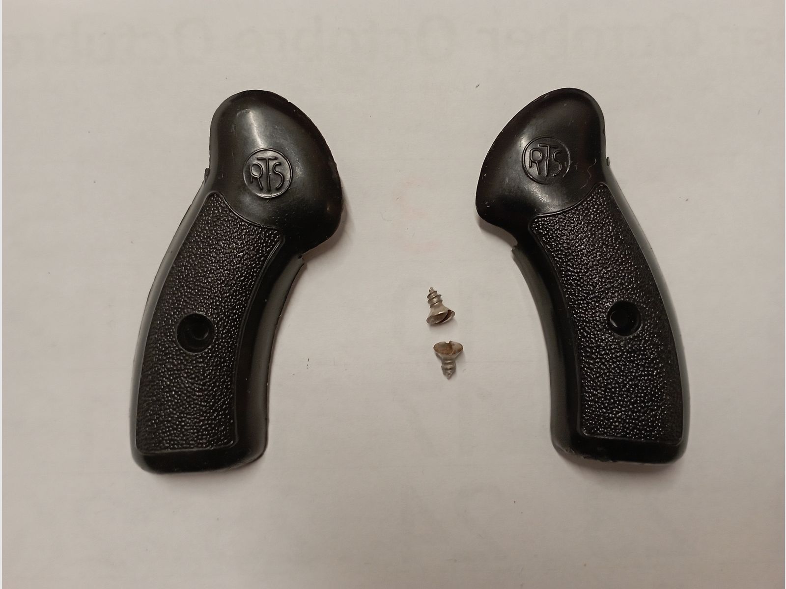 Griffschalen für Startrevolver Mod. RT5 Kal. 6 mm Flob.