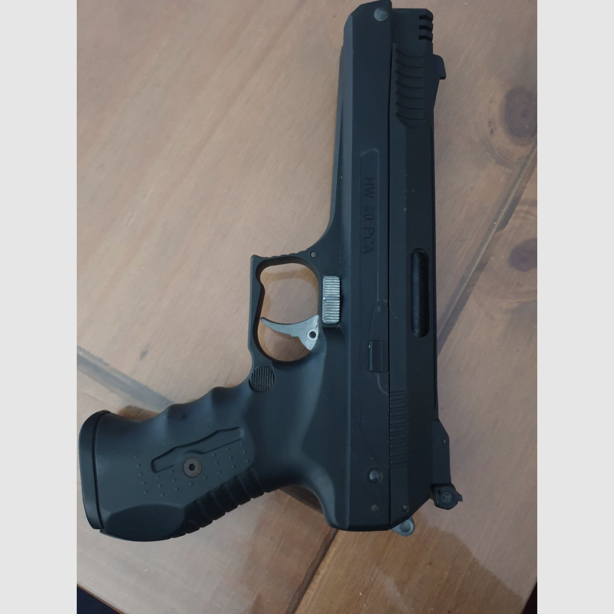 HW 40