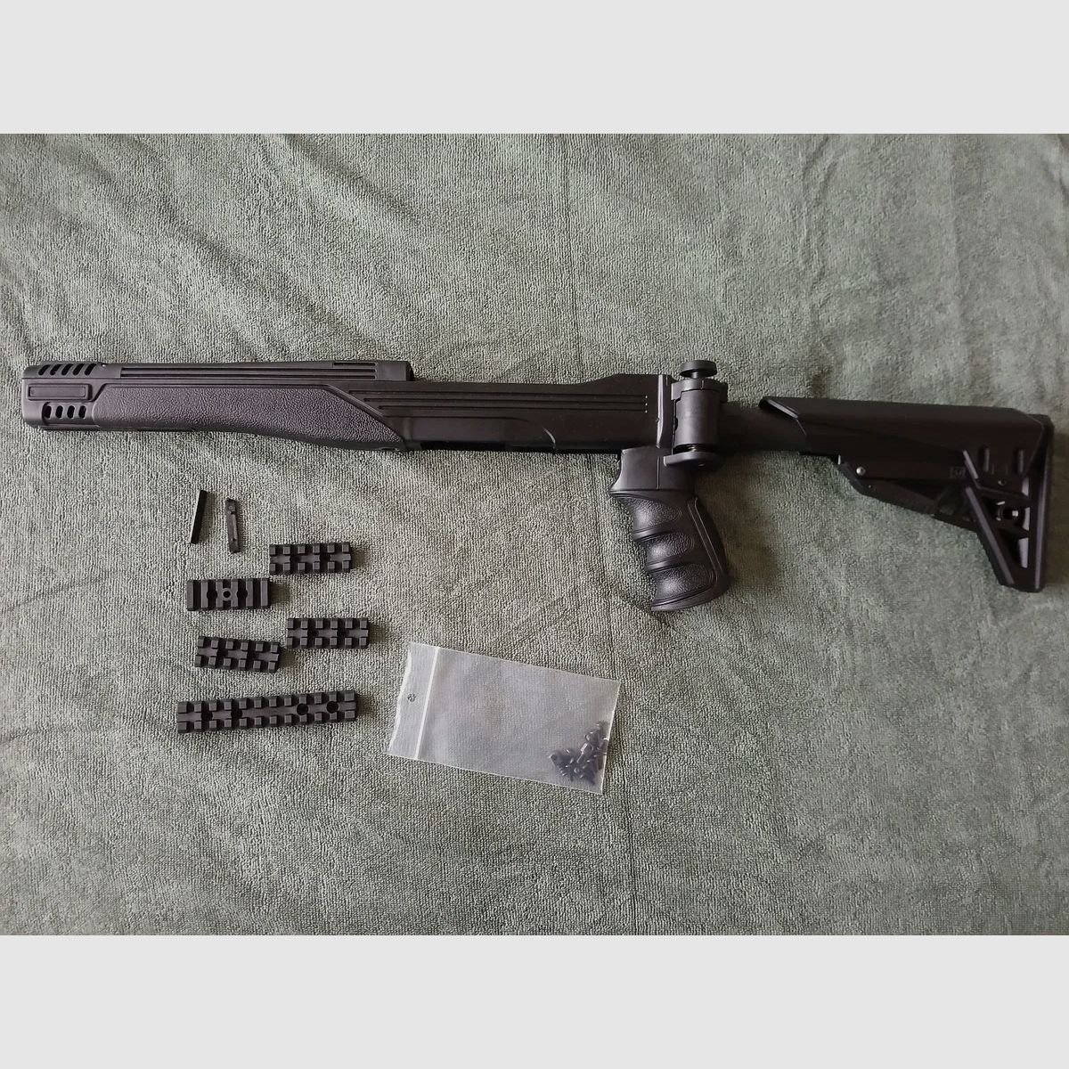 Ruger 10/22 crosse pliante crosse télescopique Strikeforce ATI TactLite