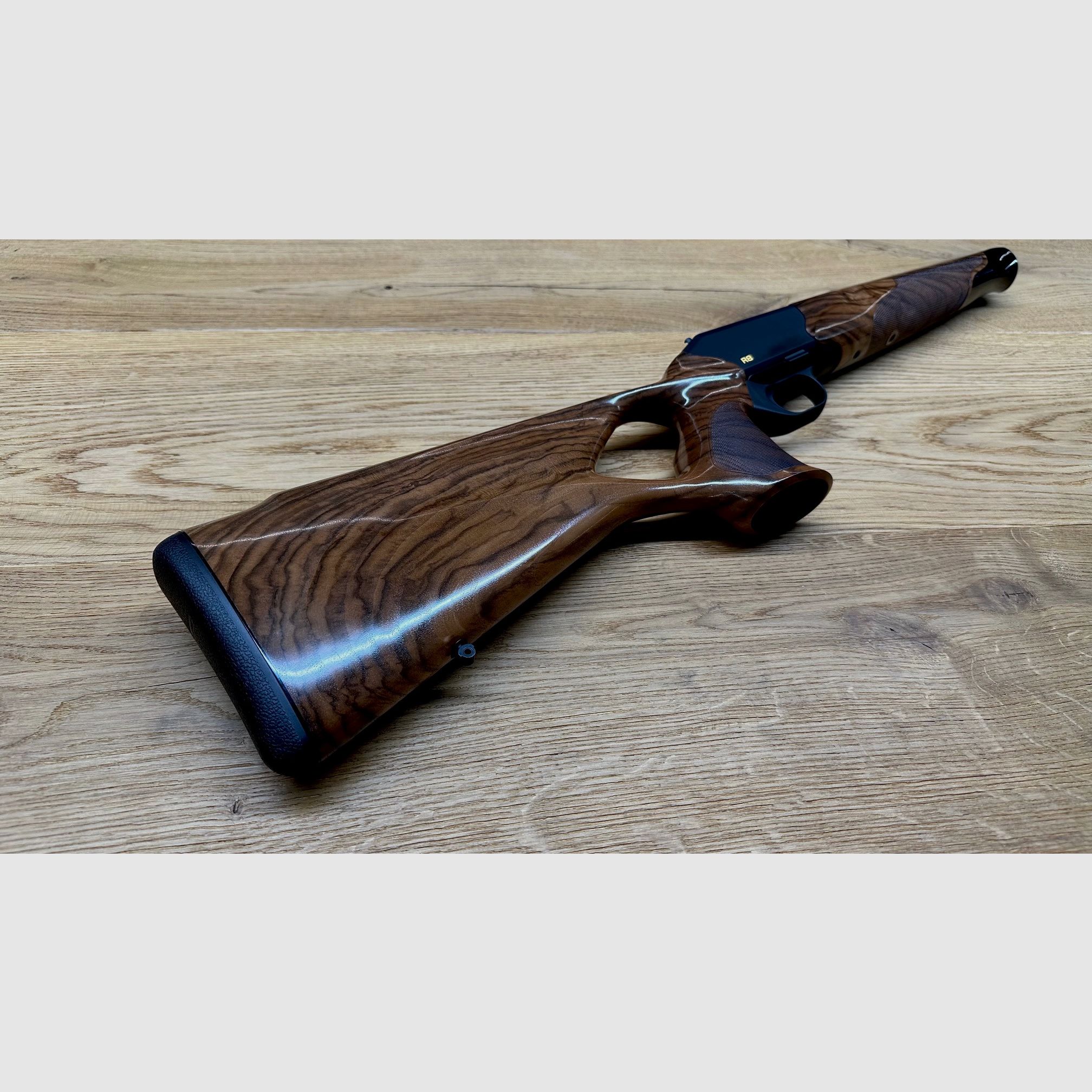 Blaser R8 Success Schaft mit Gehäuse/System // Holzklasse 4 // Lochschaft