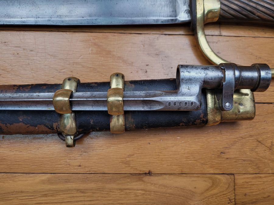 Sehr gutes russisches Truppenschwert Modell 1881 modifiziert 1891 oder 2. Typ – Modell für Dragoner – Herstellung Arsenal von Zlatoust 1916 – Truppenscheide mit integrierter Baionette 1891 tsarisch – Waffe selten und in TBE, Bild 3 von 18