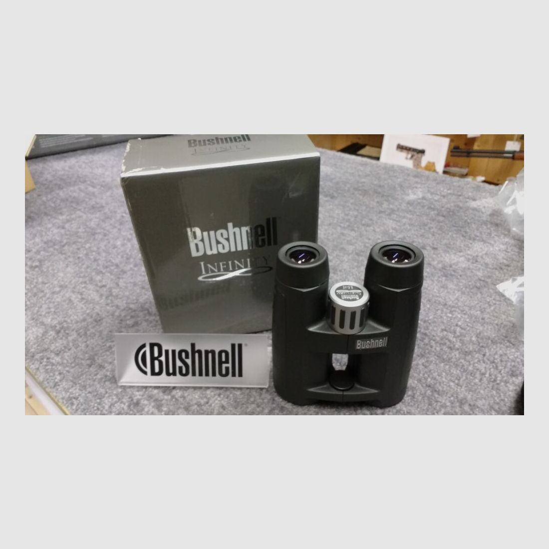 Bushnell	 Infinity 8,5x45