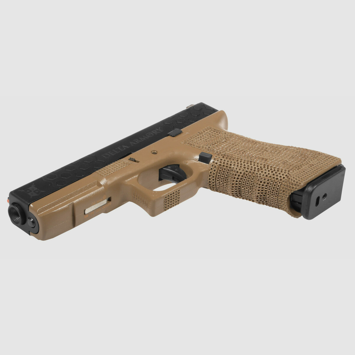 P03 GBB Airsoft Pistole in TAN | Delta Armory