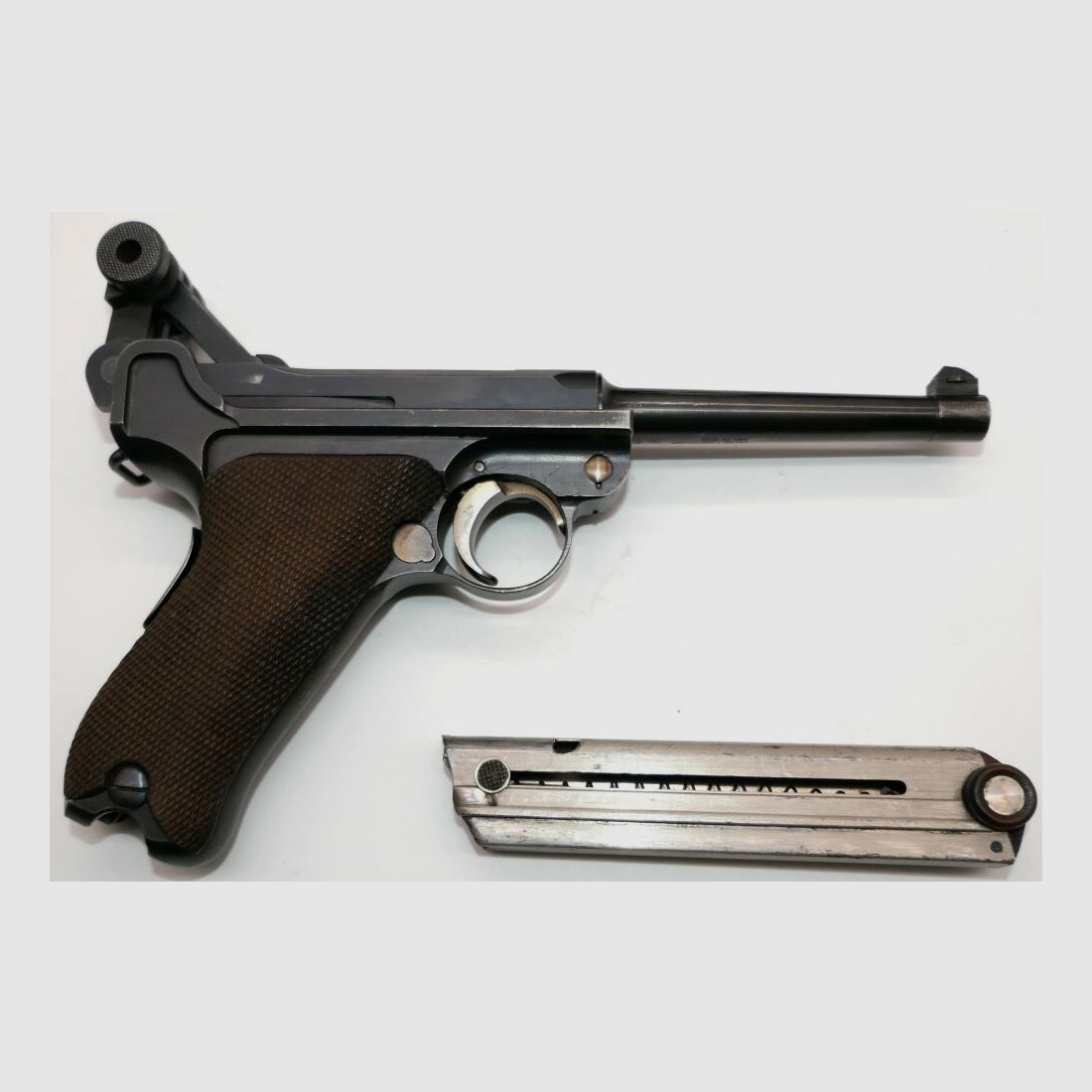 Fabryka broni w Bernie Szwajcarski pistolet ordynansowy Mod.1906/29 w kalibrze 7,65 mm