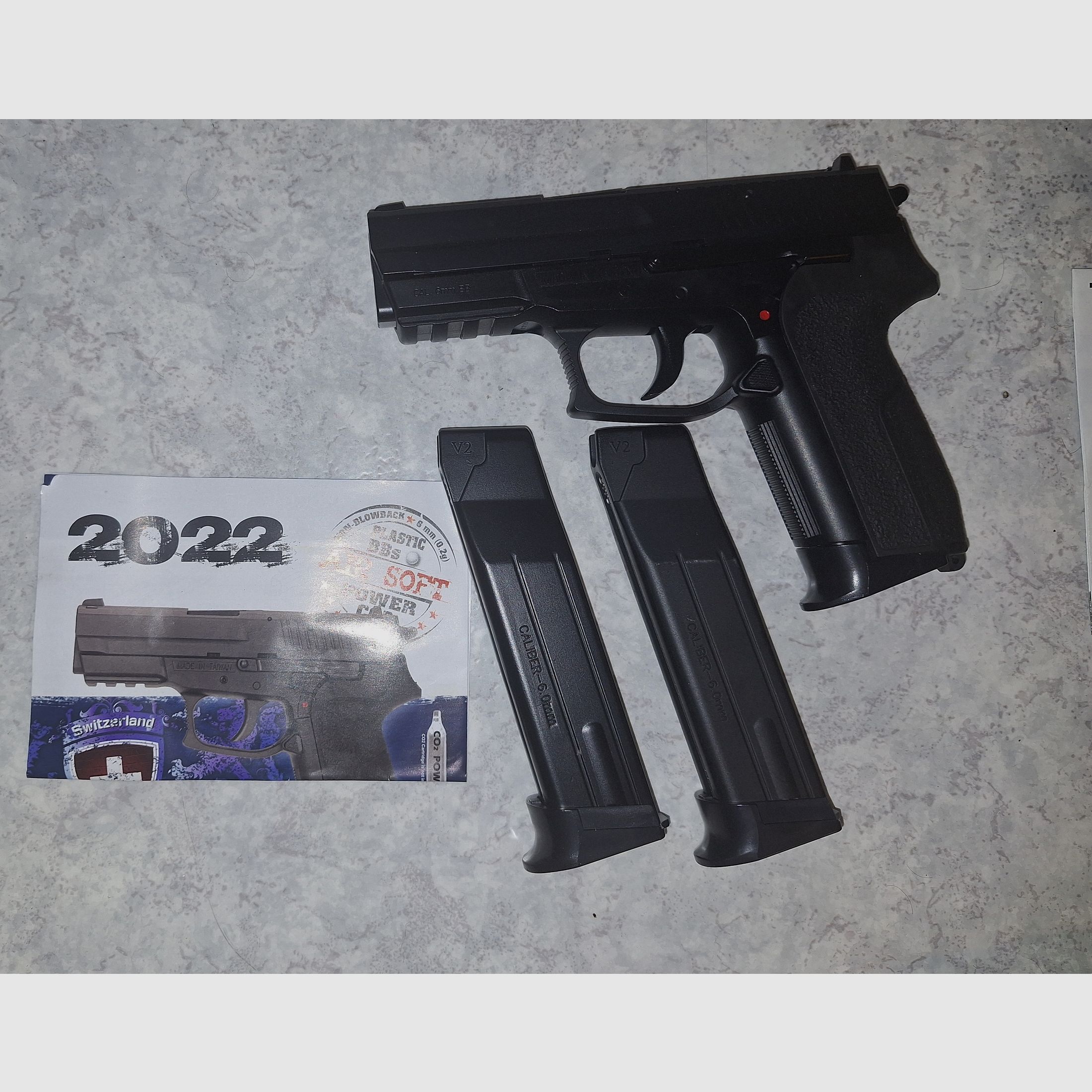 Airsoft Softair pistol collection + case with foam inserts (Glock, Bersa, HK 45, 24/7)