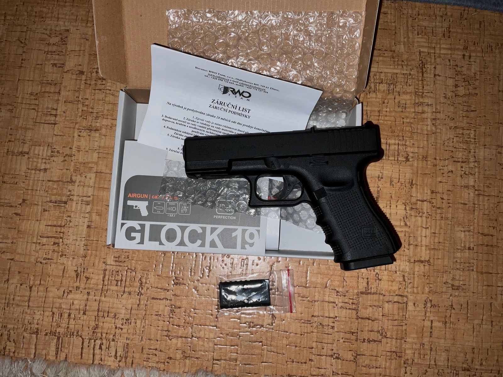 Glock 19 CO2 4,5 mm BBs NUOVO