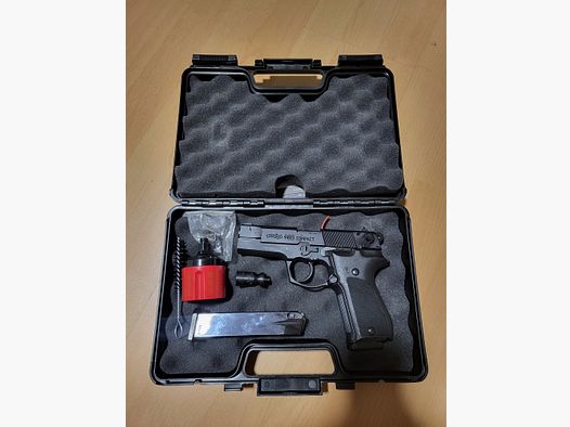 P88 blank firing pistol 9mm new with accessories