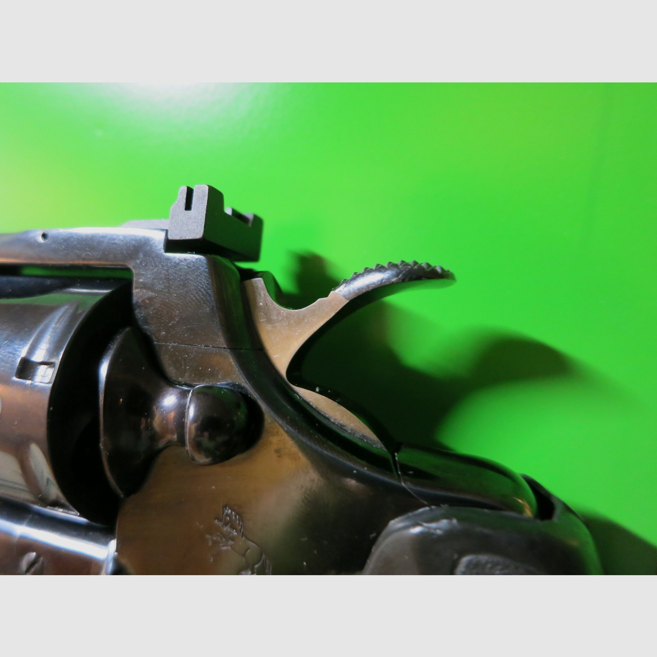 1985 COLT PYTHON, Royal Blue, .357 Magnum, 6" barrel, rubber sport grip #19-