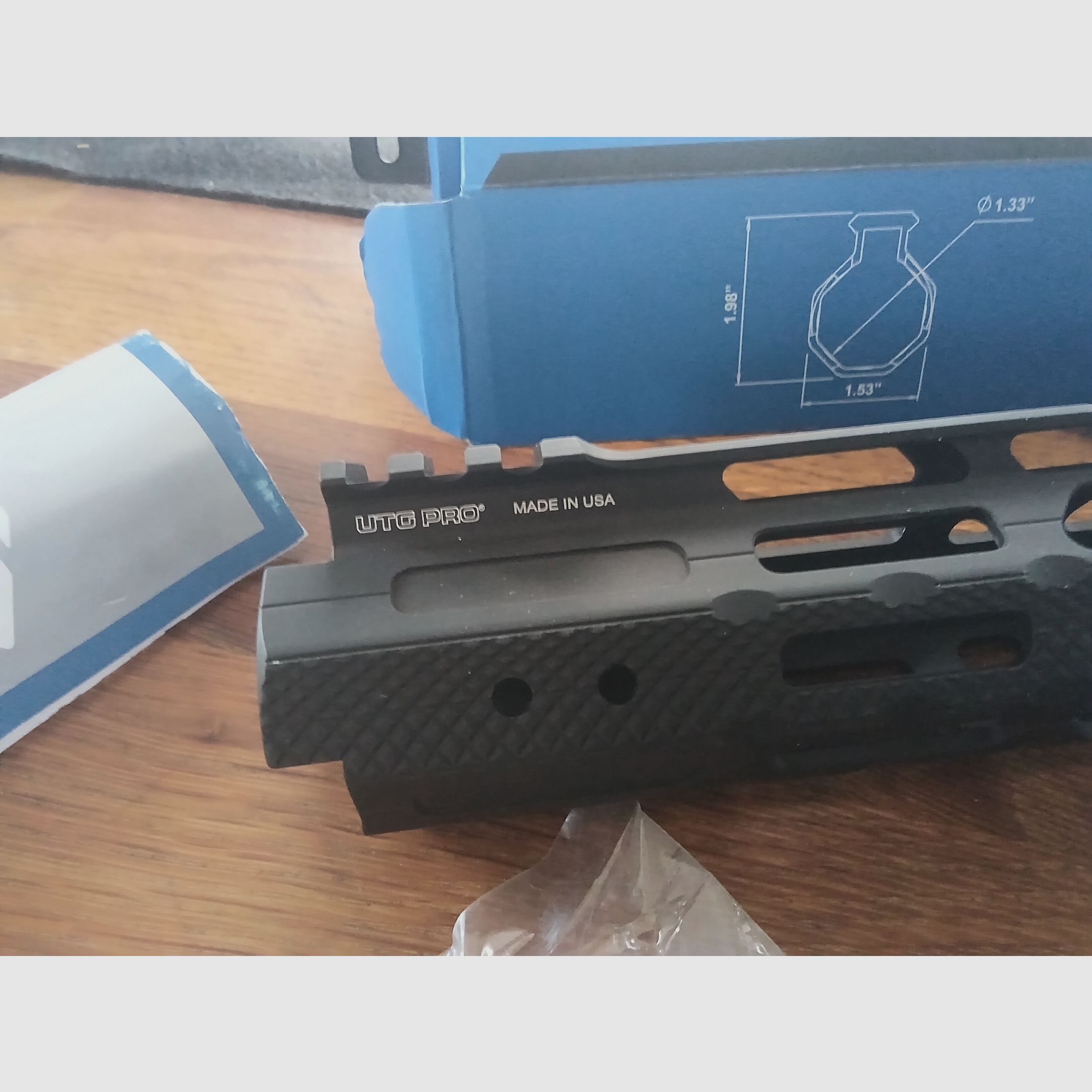 UTG 10" Free Float Vorderschaft AR15 NEU