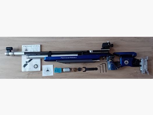 Press - Luftgewehr Feinwerkbau P 70 ALU - Links - Schaft