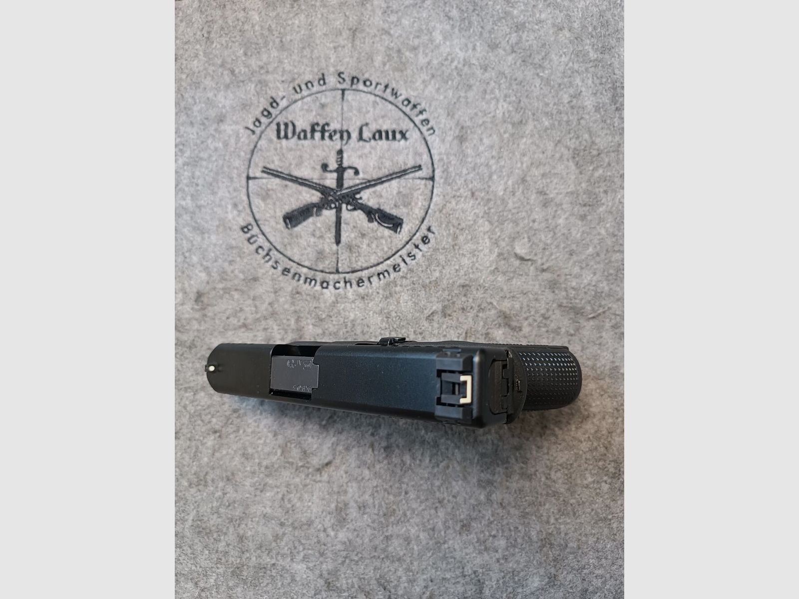 Glock Mod. 26 Gen.5 z niestandardową rękojeścią w stanie jak nowy!
