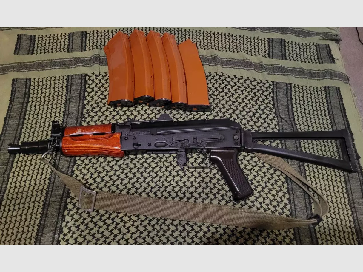 VFC AKS74UN DX S-AEG – V3 – 5 Magazines