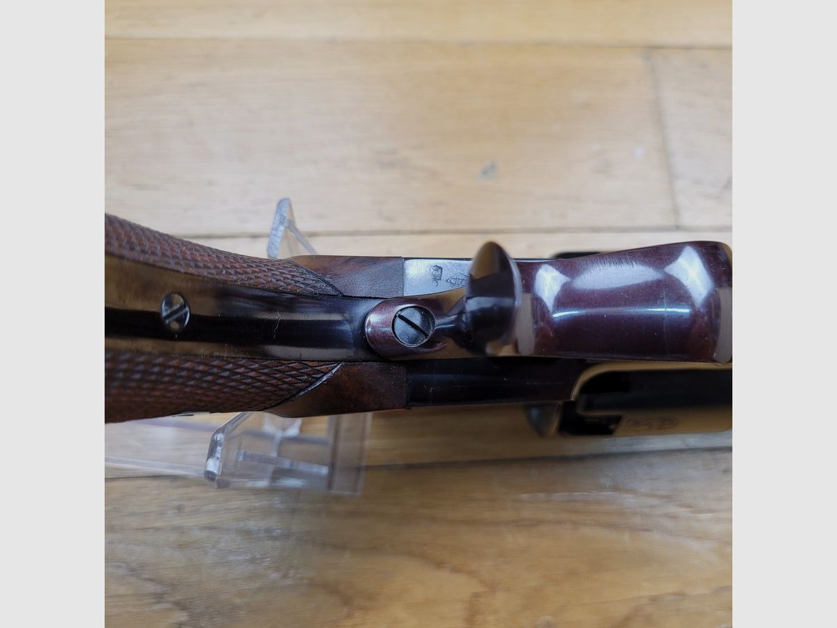 Barok en indrukwekkende LeMat Cavalerie-revolver – Zeldzame productie van Pietta uit 1988 – 9-schots cilinder in kaliber .44 en één centraal voor hagel – Het meest buitengewone wapen van de Burgeroorlog – Originele koffer – Prachtige blauwverkleuring – Perfecte mechanica en esthetiek – TBE++, afbeelding 20 van 30