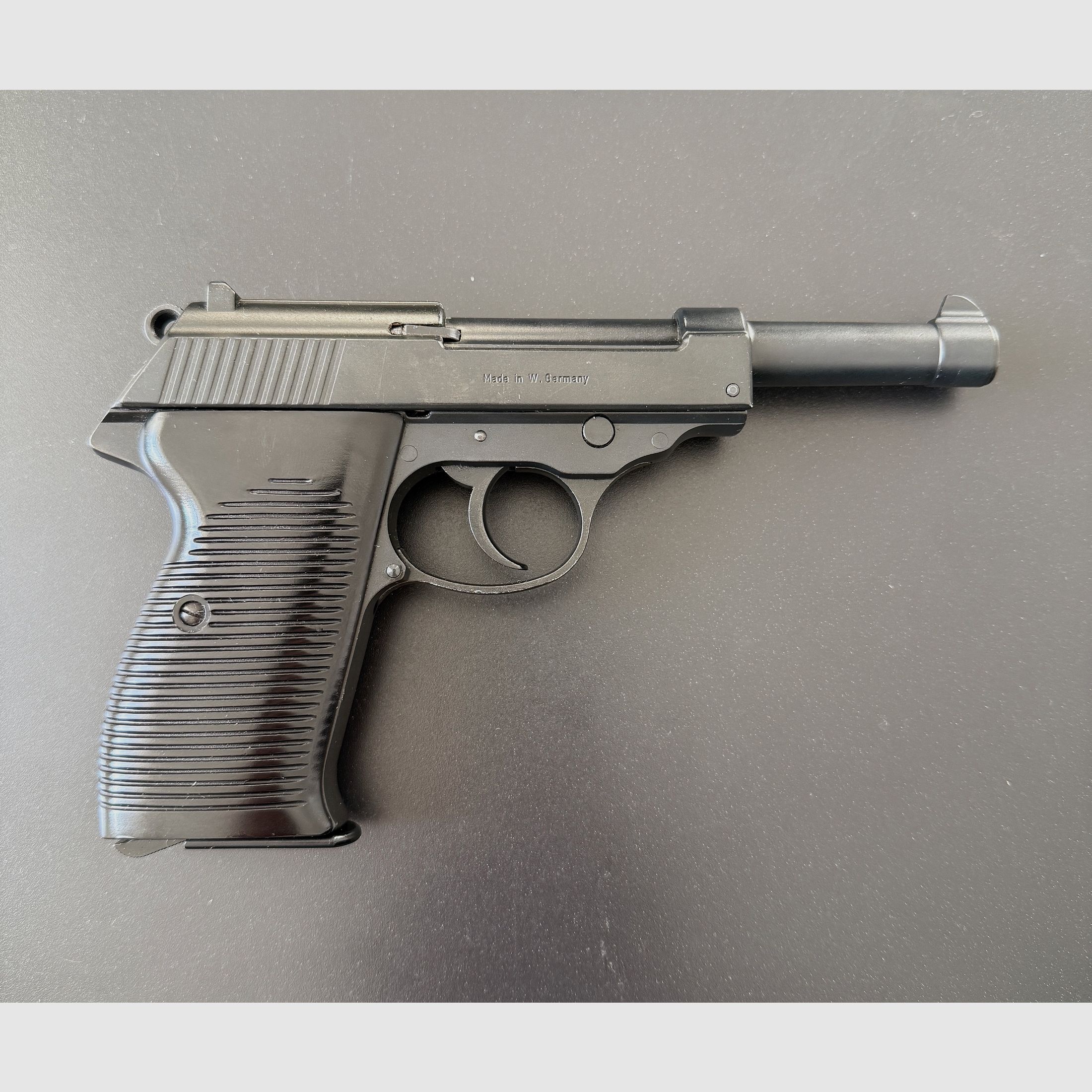 ERMA EGP 88, P1 P38 Nachbau, Kal. 8mmK und Kal. .35, Originalverpackung, Sammlerstück