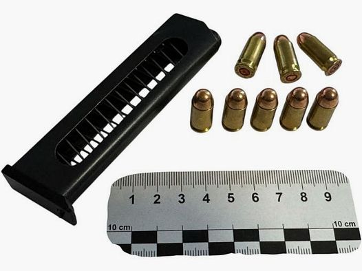 Decommissioning 8 cartridges in full metal jacket with brass case cal. 9x18 Makarov including magazine