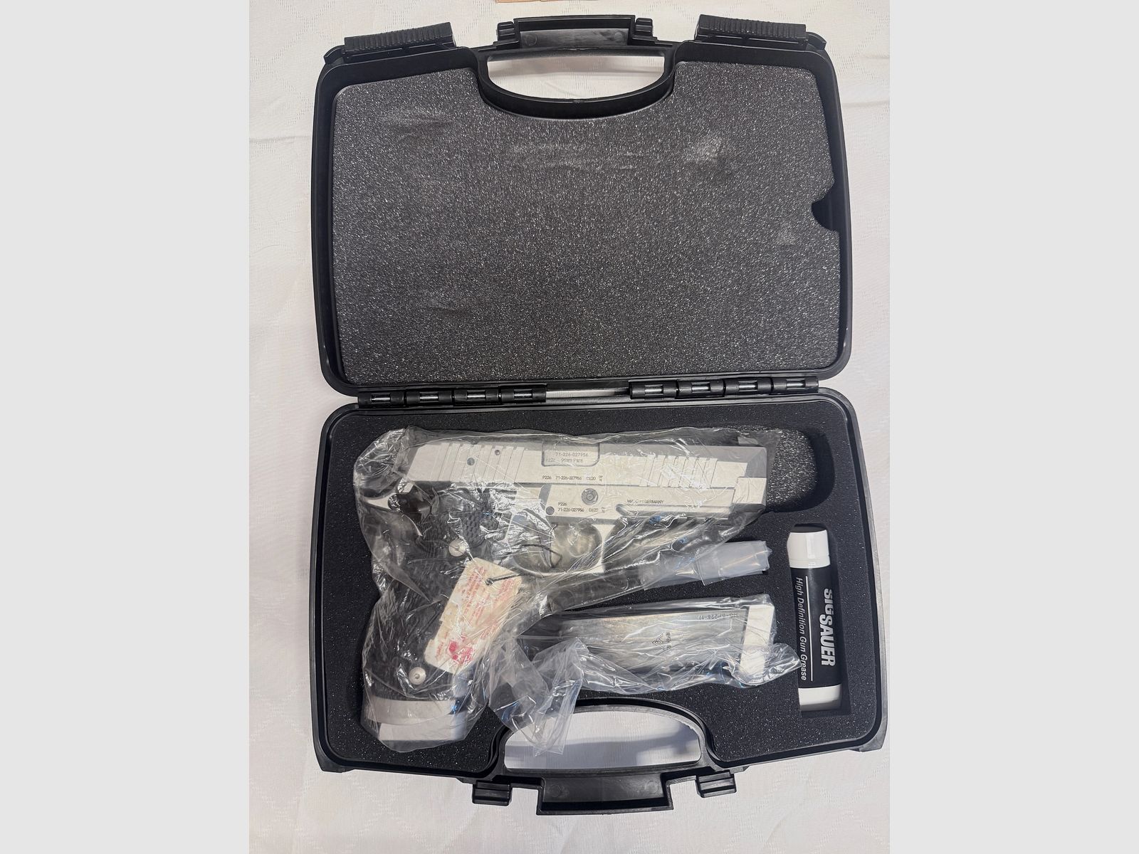 SIG Sauer P226 X-Five Supermatch SAO 9×19 – unused – Made in Germany (Eckernförde) + 1000 rounds GECO Hexagon