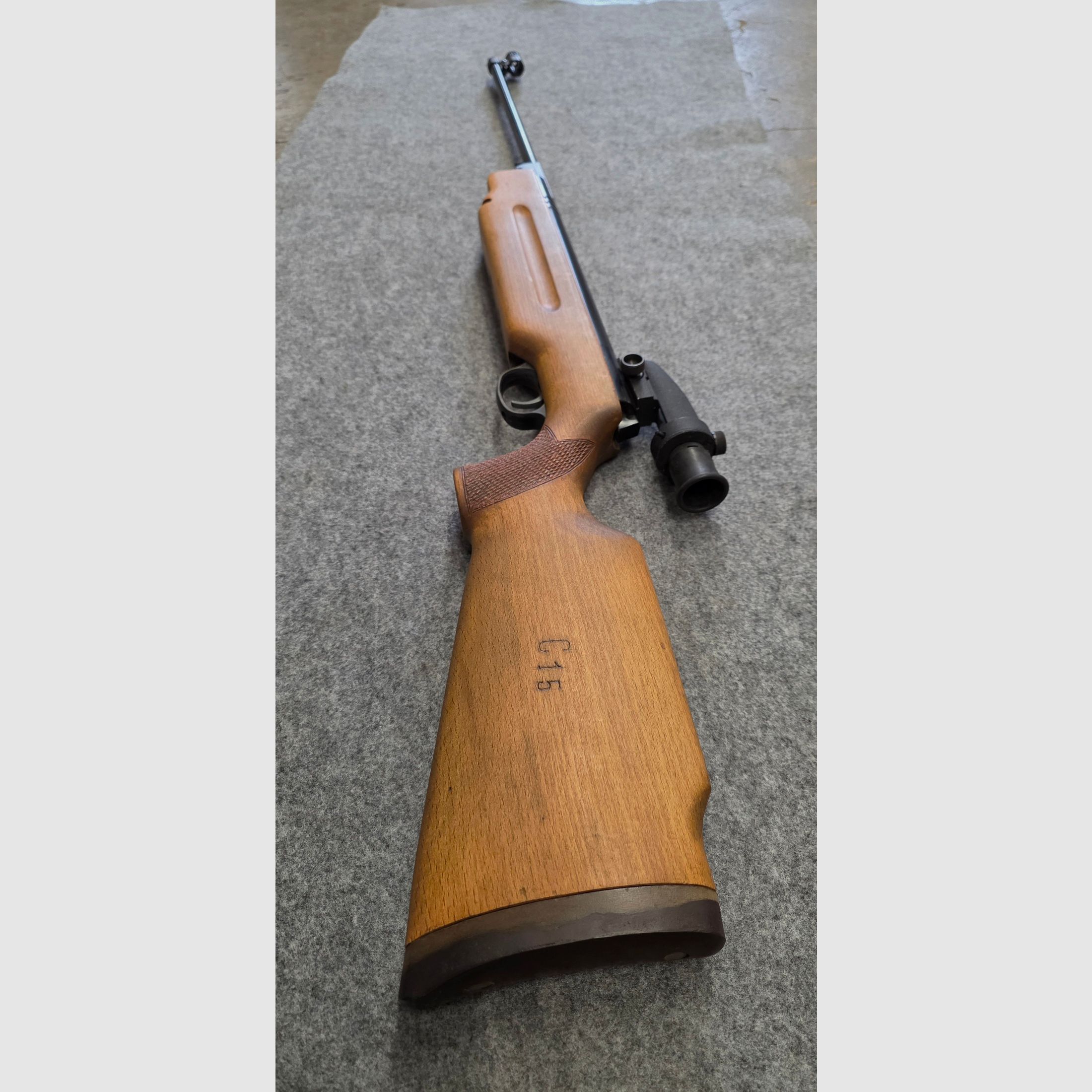 W kolbie Mod. 311 karabinu powietrznego Knicker Haenel 303-8 Super w doskonałym stanie (nieprzerabiany!) z diopterem