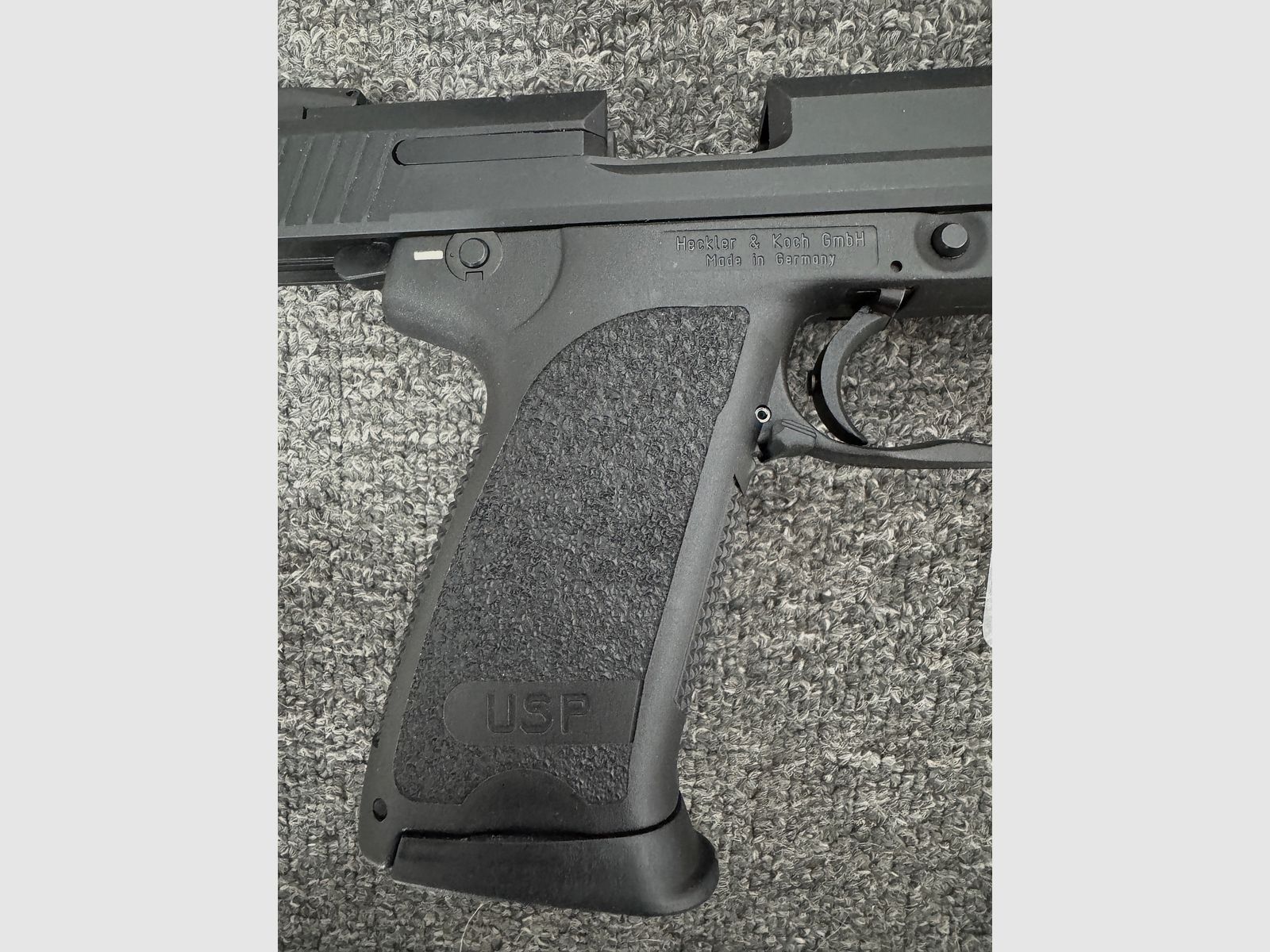 Heckler & Koch USP Tactical .45 Auto mit MG