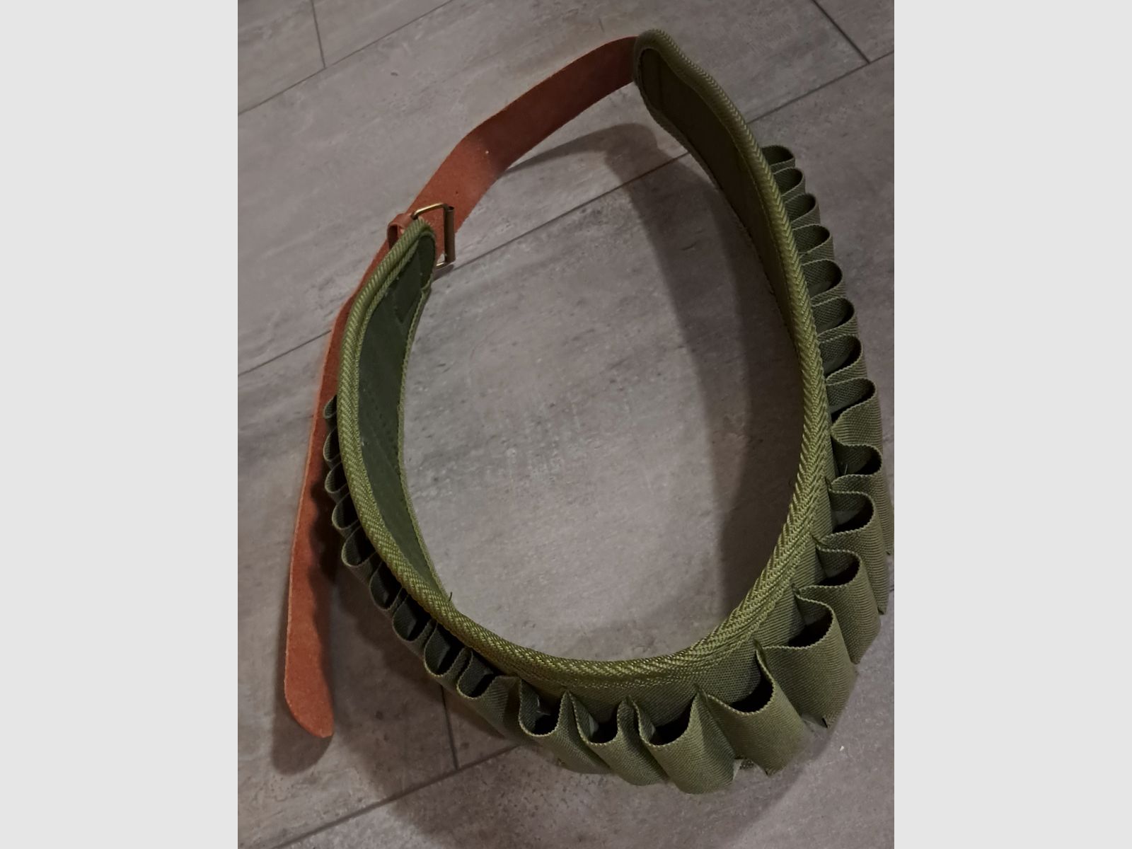 Patronengurt Kaliber 12, Cordura Leinen oliv, Lederverschluss wie neu!