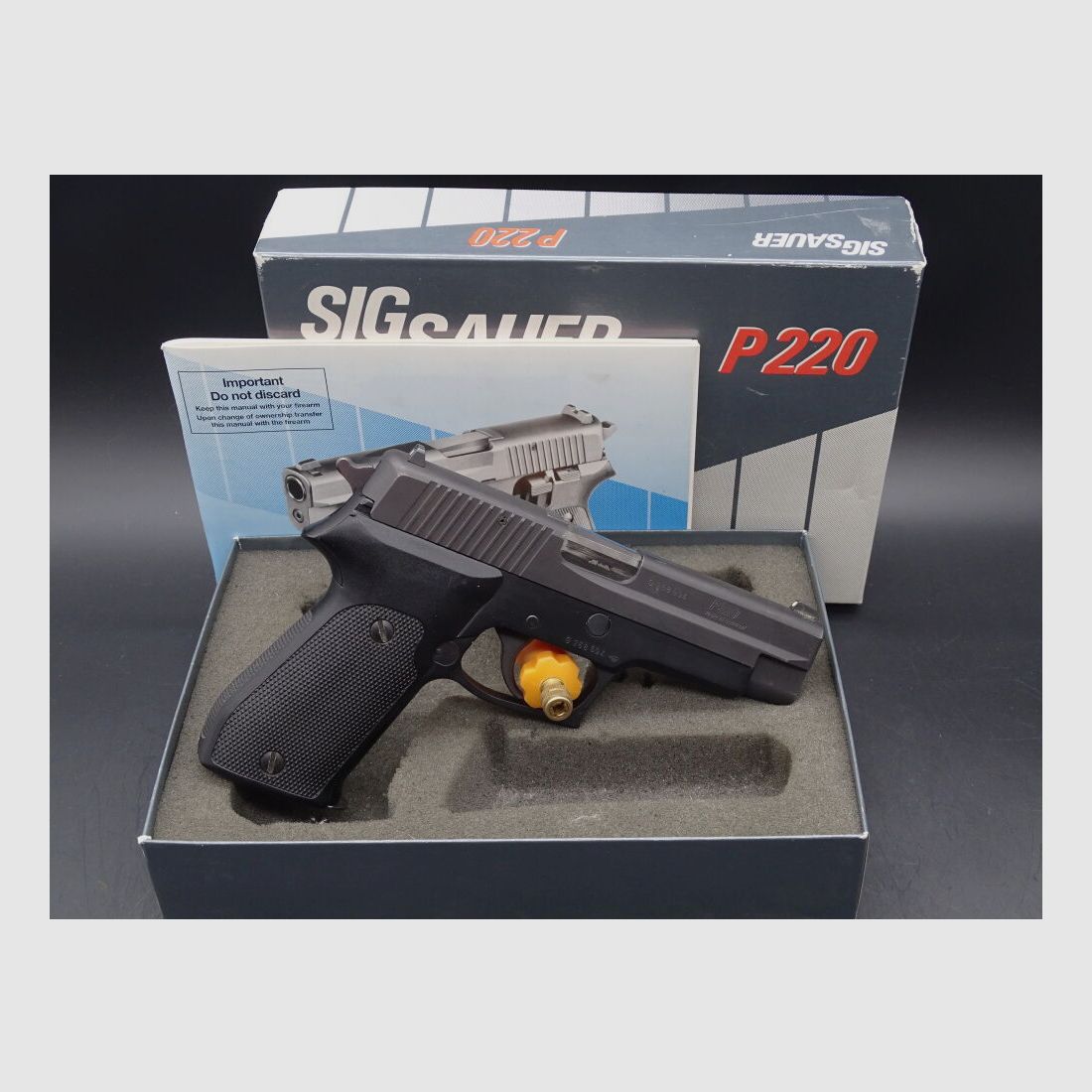 Sig Sauer P220 Made in Germany Kaliber .45 Auto P220, Bild 1 von 3