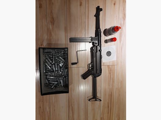 Umarex PM 40 WITH A LOT OF ACCESSORIES.