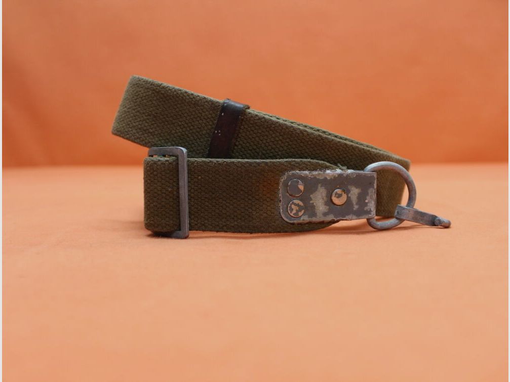 USSR SURPLUS Kalashnikov AKM: green USSR sling with carabiner hook (also suitable for SVD) used