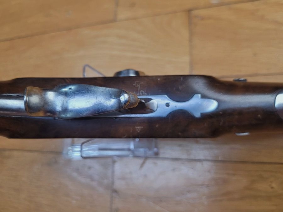 Magnifique pistolet d&rsquo;officier de cavalerie 1833 – 1er Type – Manufacture Royale de Maubeuge – Superbe canon en acier ruban rayé 48 « cheveux »- Encore son bronzage d&rsquo;origine à 99% – TBE++, image 12 sur 29