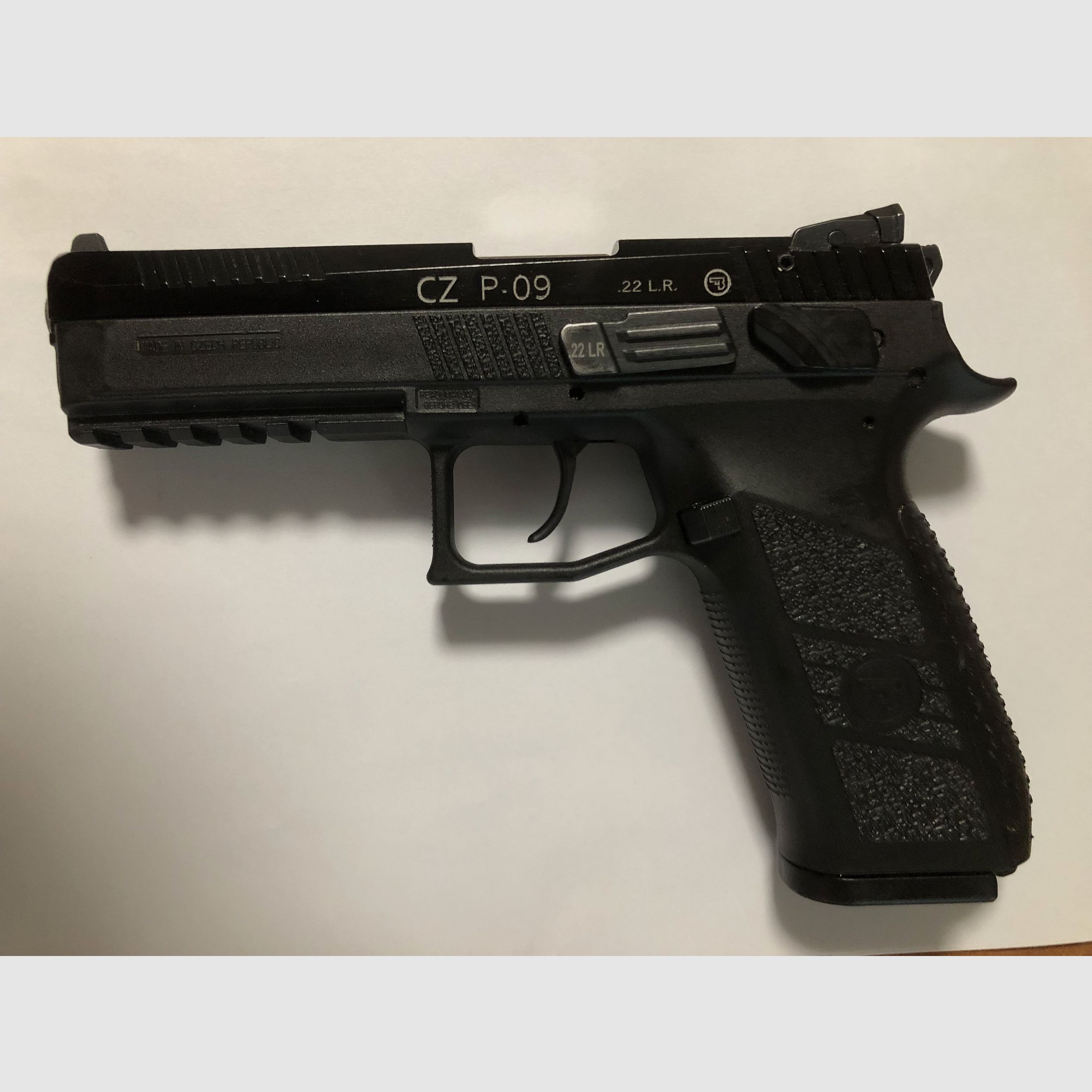 CZ P-09 Kaliber 22 lfb te koop en een sportpistool IZH-35M, als cadeau erbij!