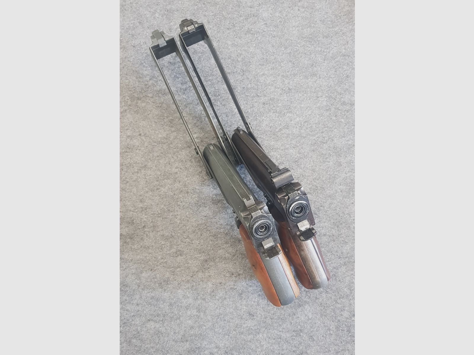 Sammler aufgepasst hier gleich 2 Sammelstücke alter FB Record Jumbo Mauser Hamlet Eichenlaub Luftpistole  im Kaliber 4,5mm Diabolo Druckluft 