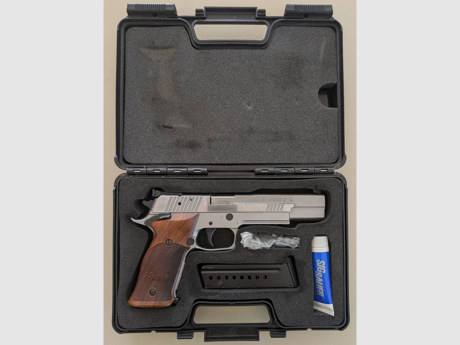 SIG Sauer P220 X-Six – Fabriqué en Allemagne – Calibre 9 mm Luger avec système interchangeable .22 l.r.