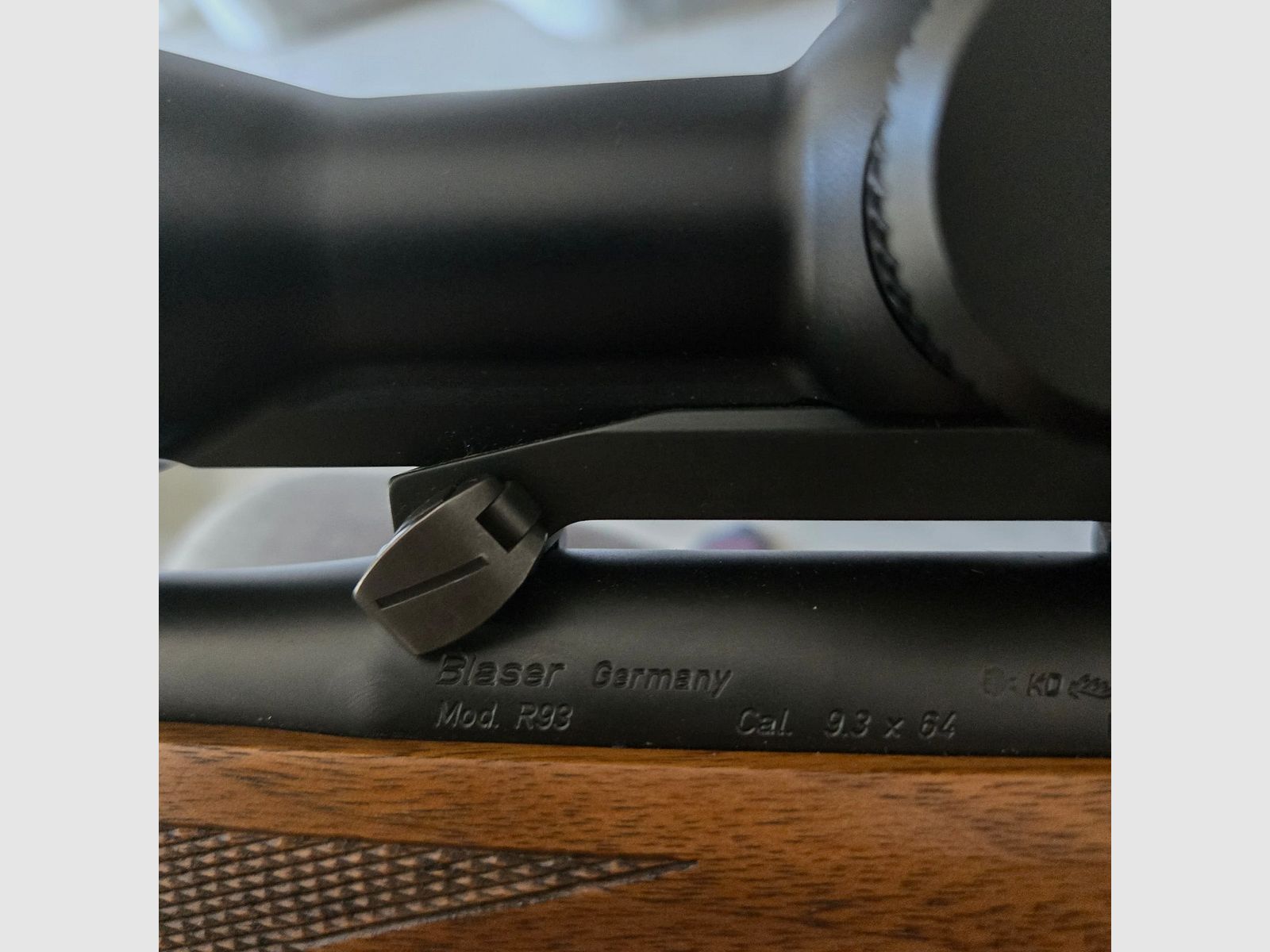 Blaser R93 als Gesamtpaket mit Schalldämpfer und Ziehlfernrohr von Zeiss