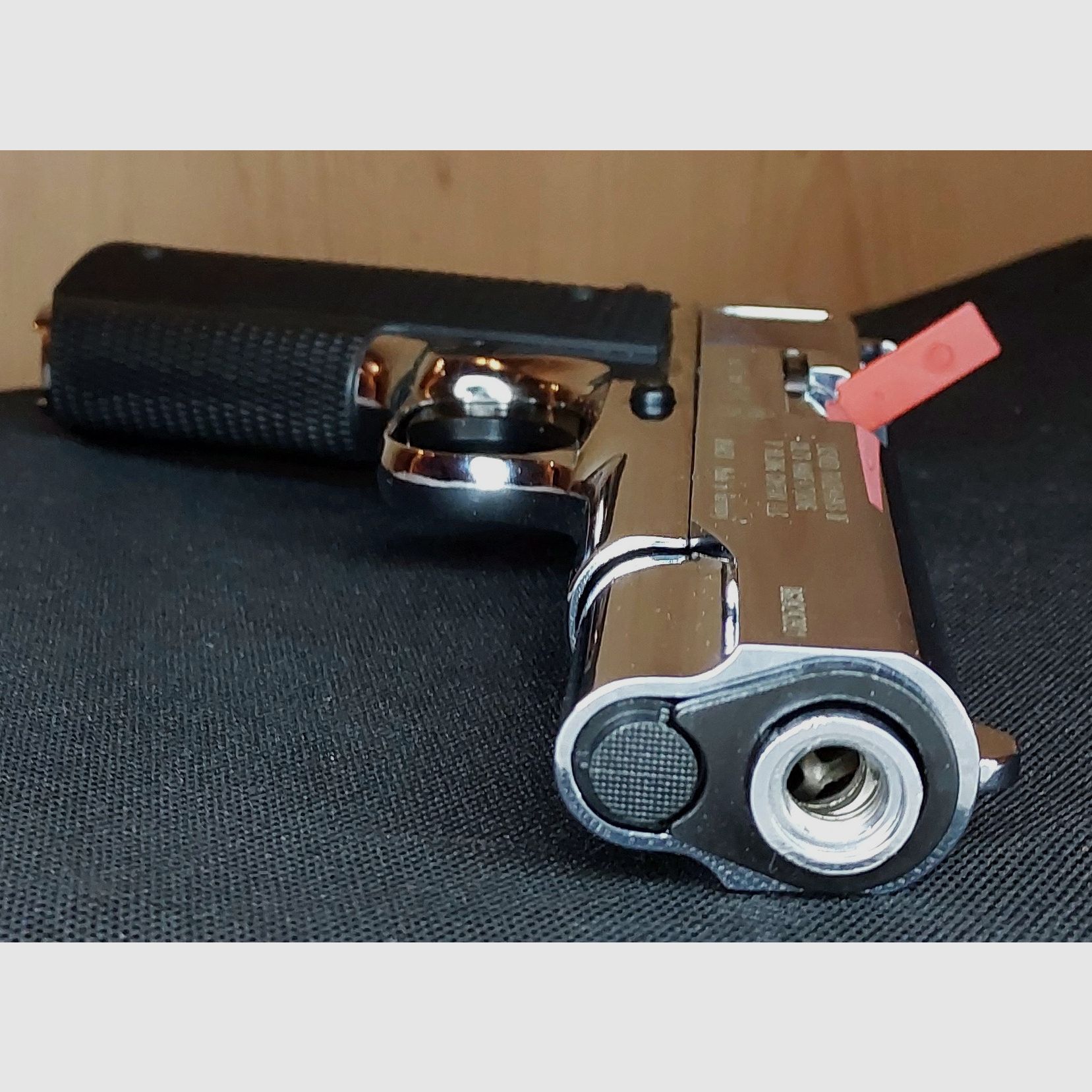 Colt Government 1911 A1 Schreckschuss Pistole 9mm P.A.K. poliertes Chrom (PTB 774)