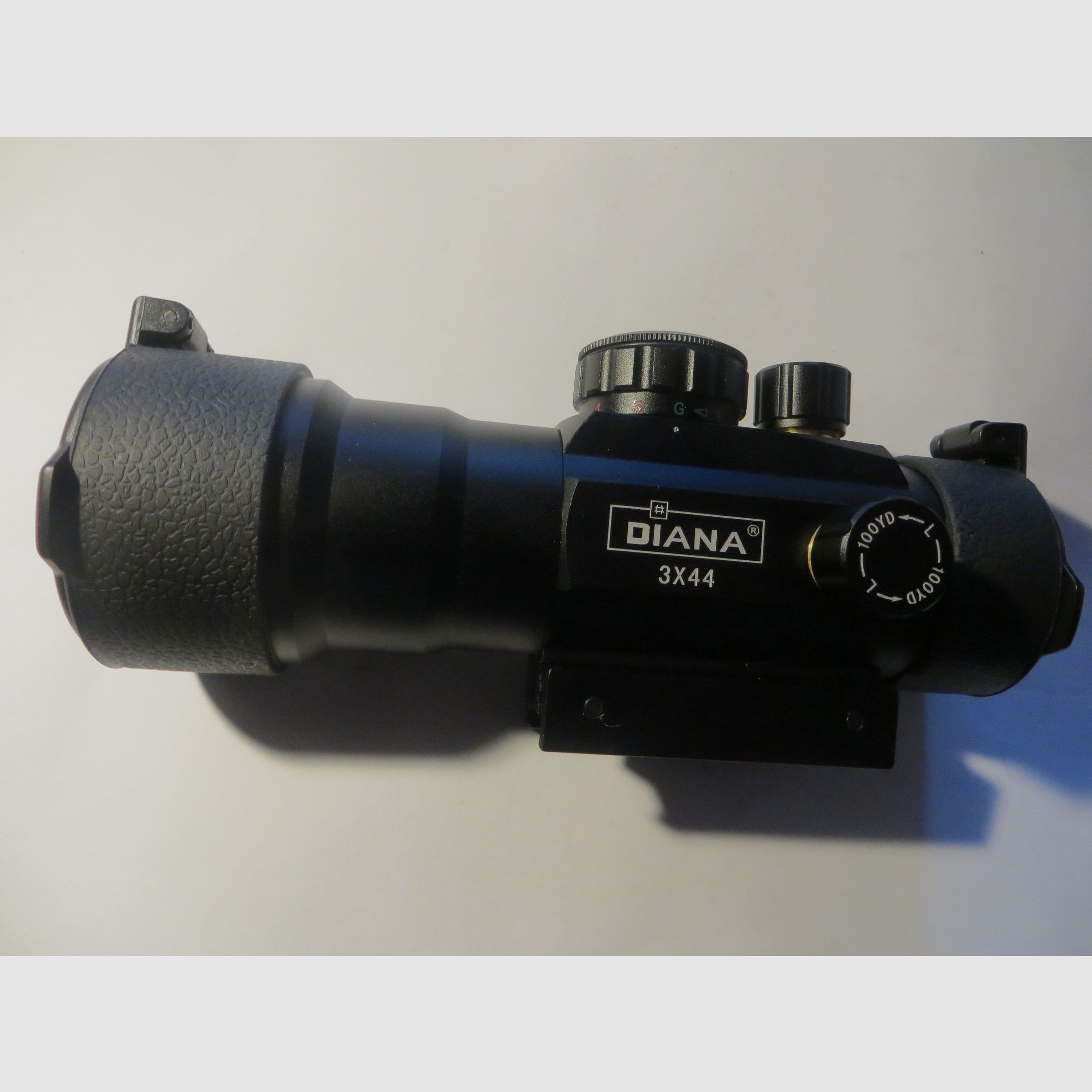 Like-new scope 3x44 for 20 mm rail with RedDot