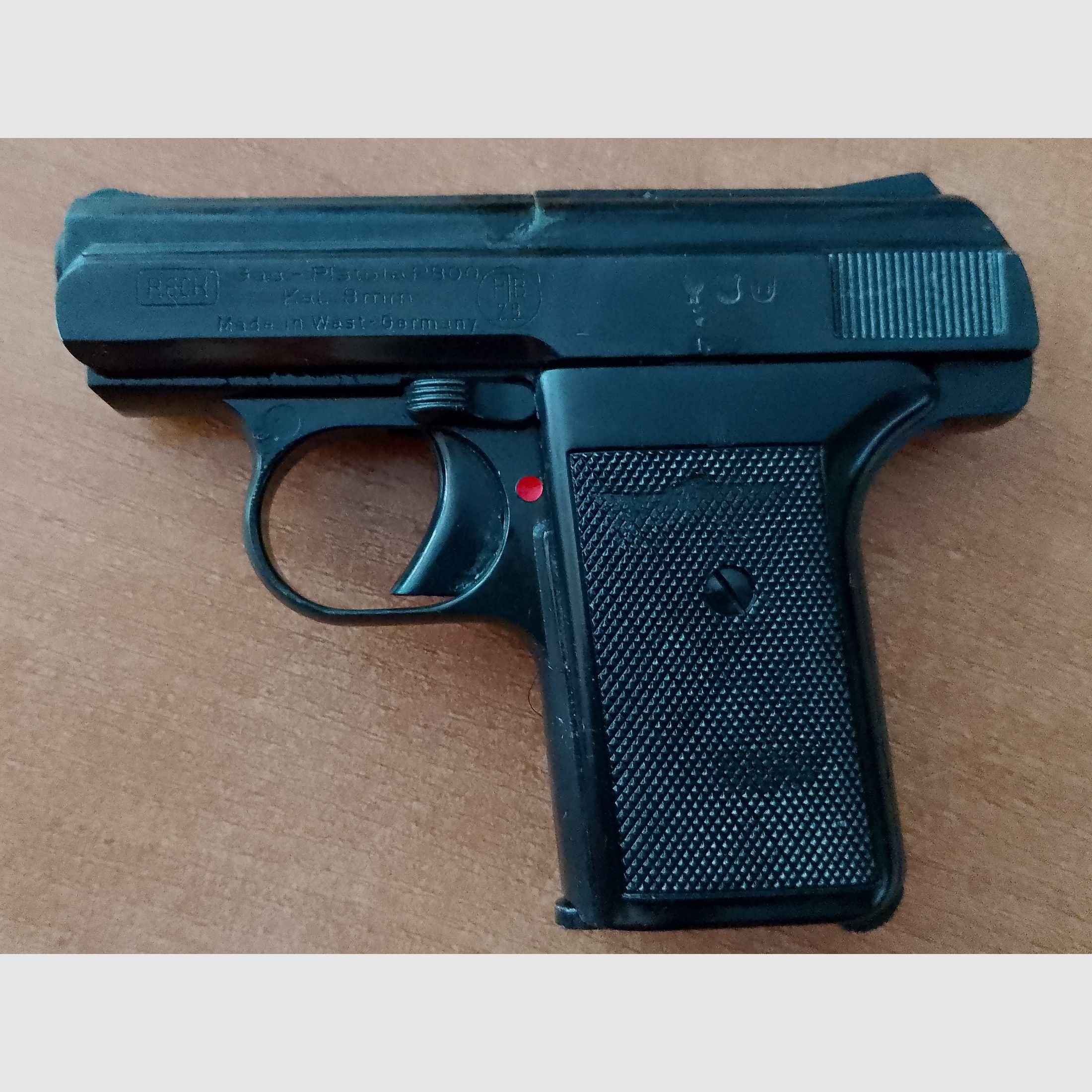 Reck P800 Gaspistole im Kaliber 8 mm Knall/ PTB 78 von 1977