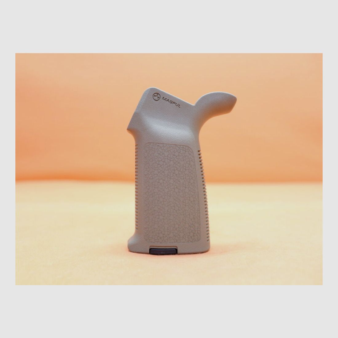 Magpul AR-15: Pistol Grip Magpul MOE (MAG415-FDE) Polymer Flat Dark Earth