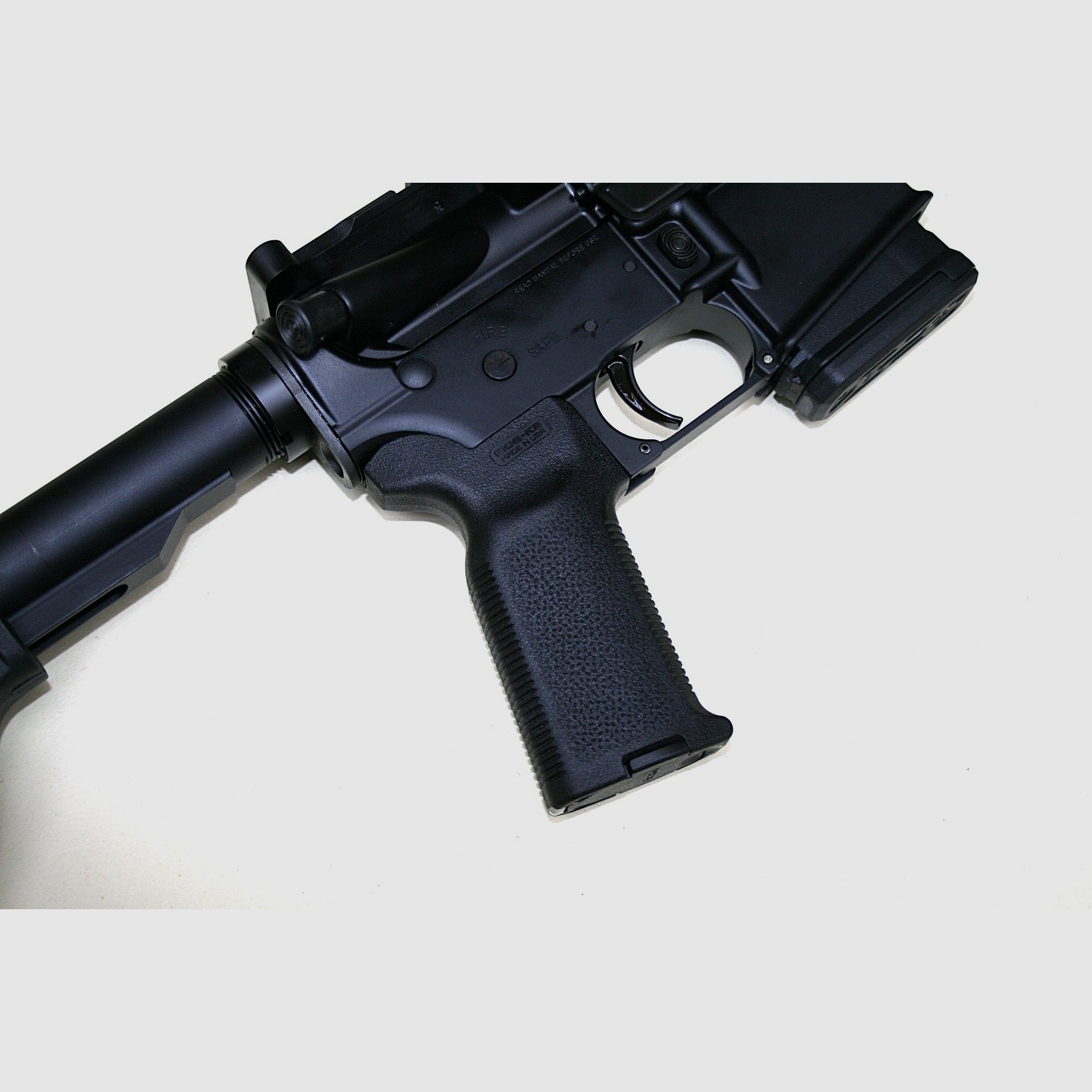 Pacchetto carabina RUGER Harrier + punto rosso Sightmark Ultra Shot R-Spec + caricatore MAGPUL PMAG30 Gen.3 + impugnatura angolata MAGPUL AFG-2 + coprirail M-LOK MAGPUL tipo 2 + custodia tattica, immagine 5 di 11